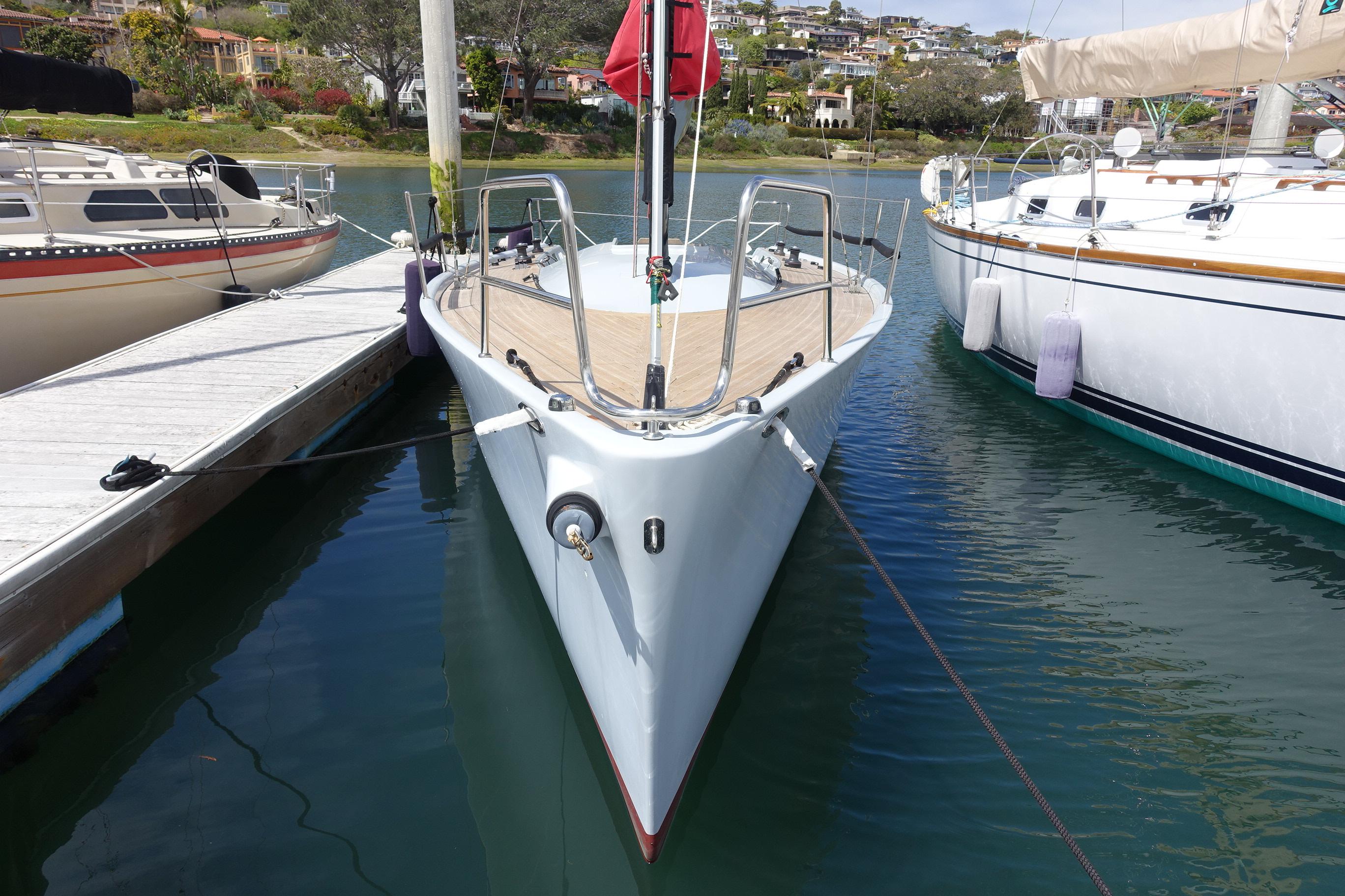 Maxi-Dolphin-33-CrossCurrent-33-2006-San-Diego-CA-9740031