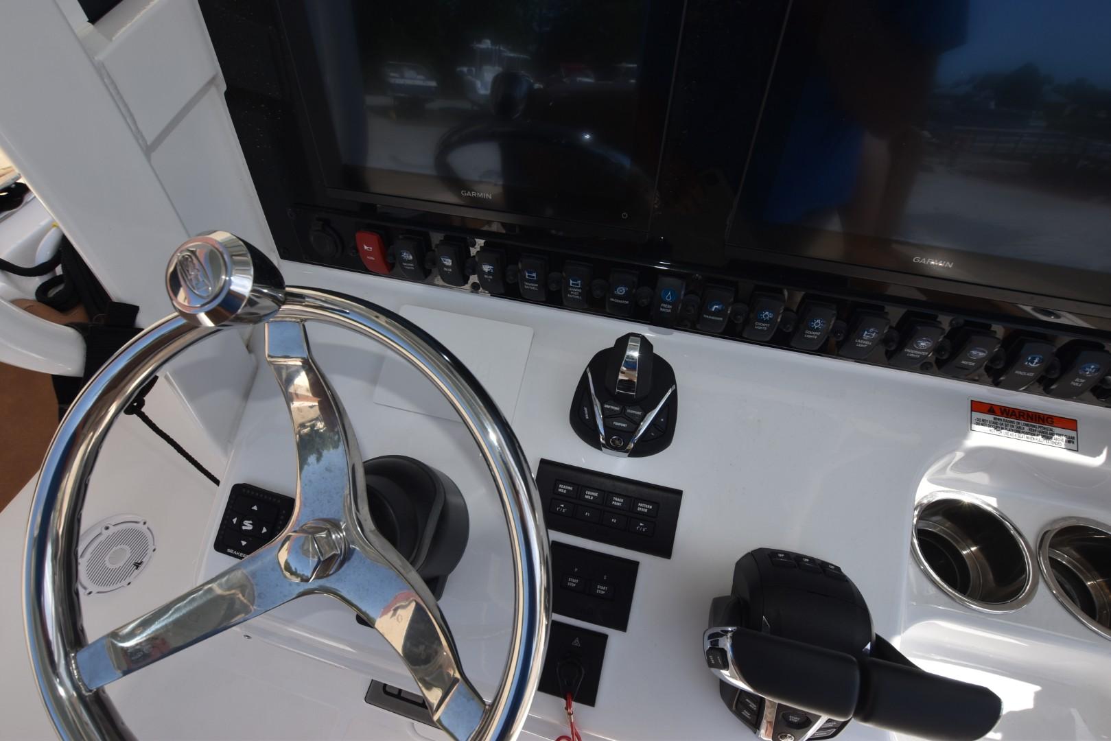 2024-sea-hunt-ultra-275-se-power-9857034-20250630091818902-1