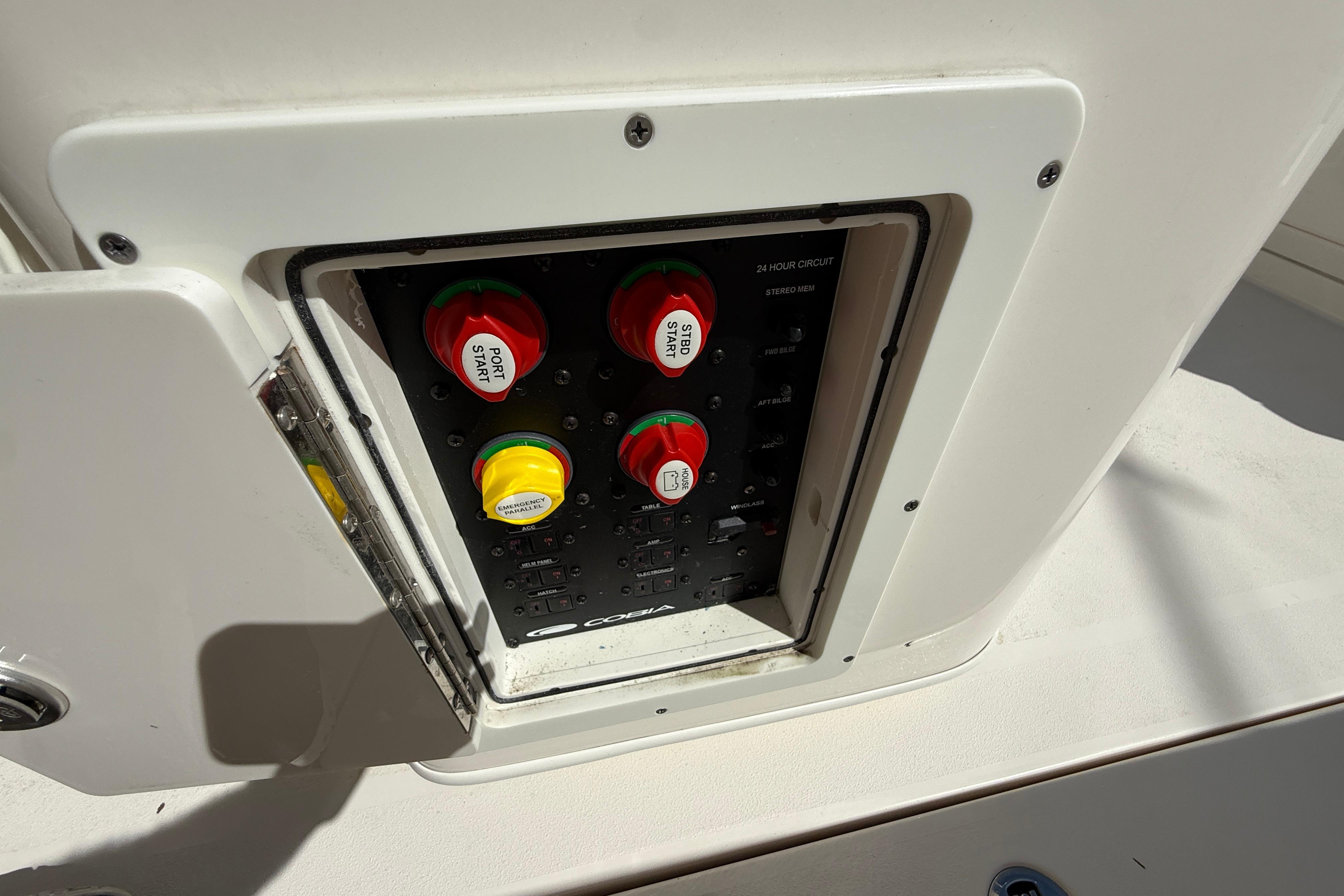 2023 Cobia 280 Center Console-30