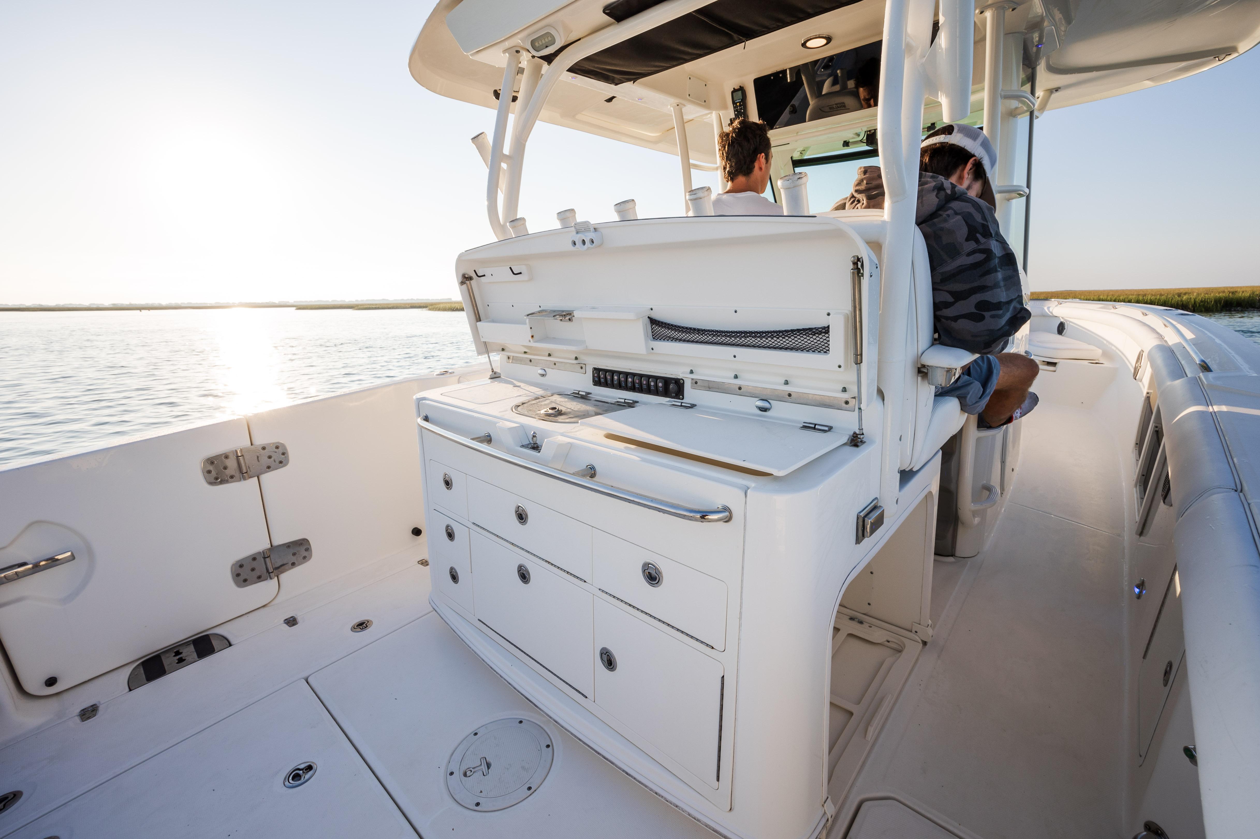 2015 Boston Whaler 350 Outrage