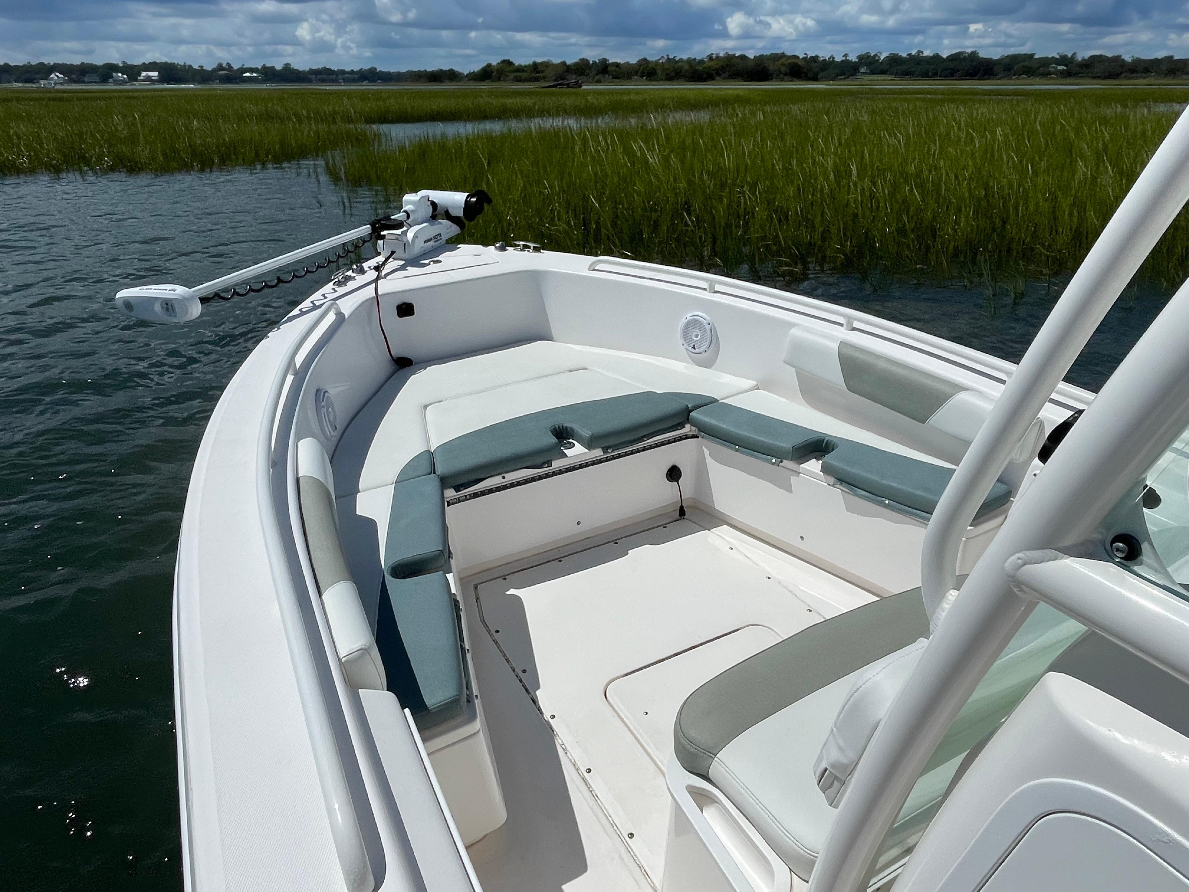 2015 Everglades 243 Center Console