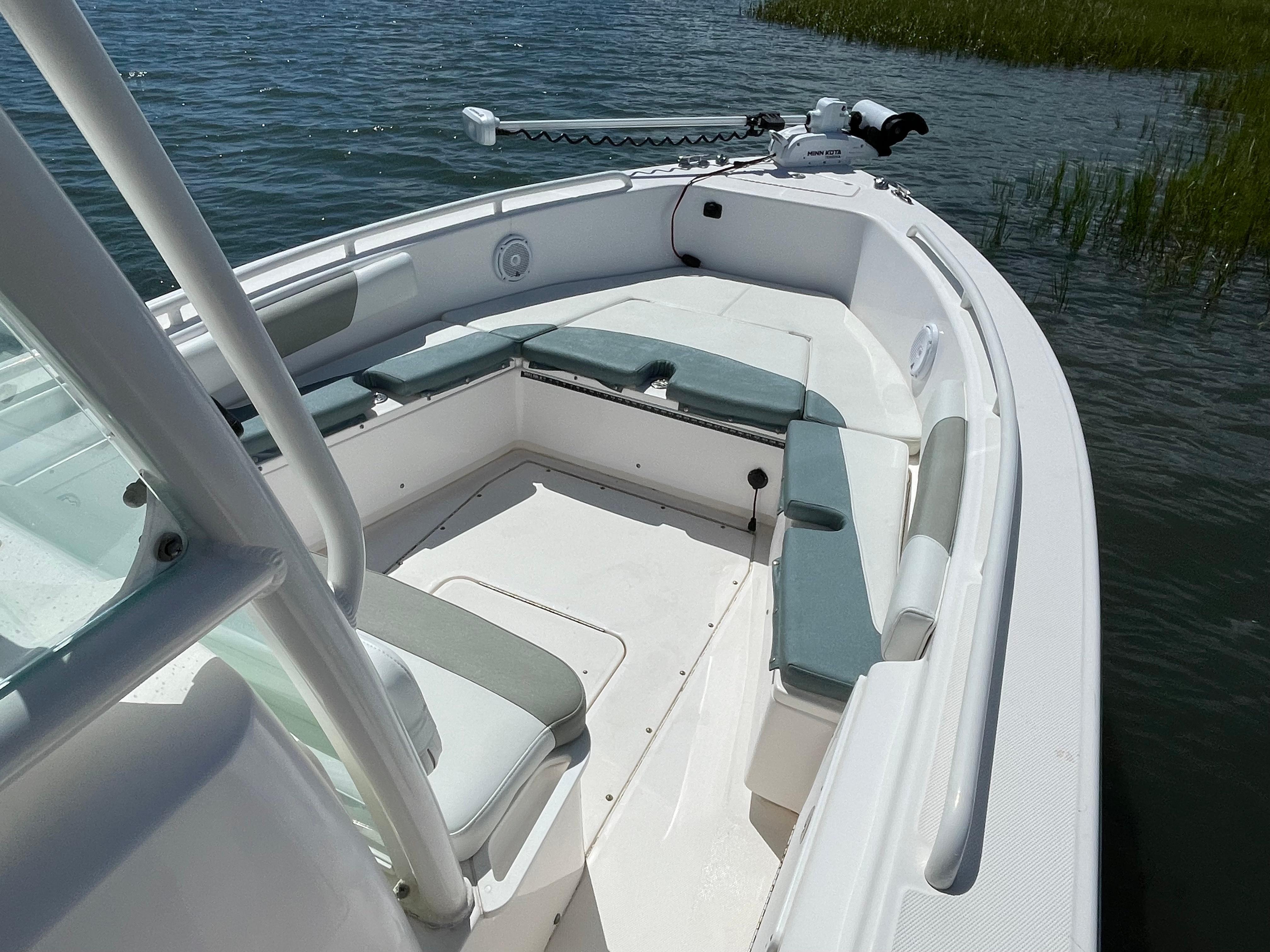 2015 Everglades 243 Center Console