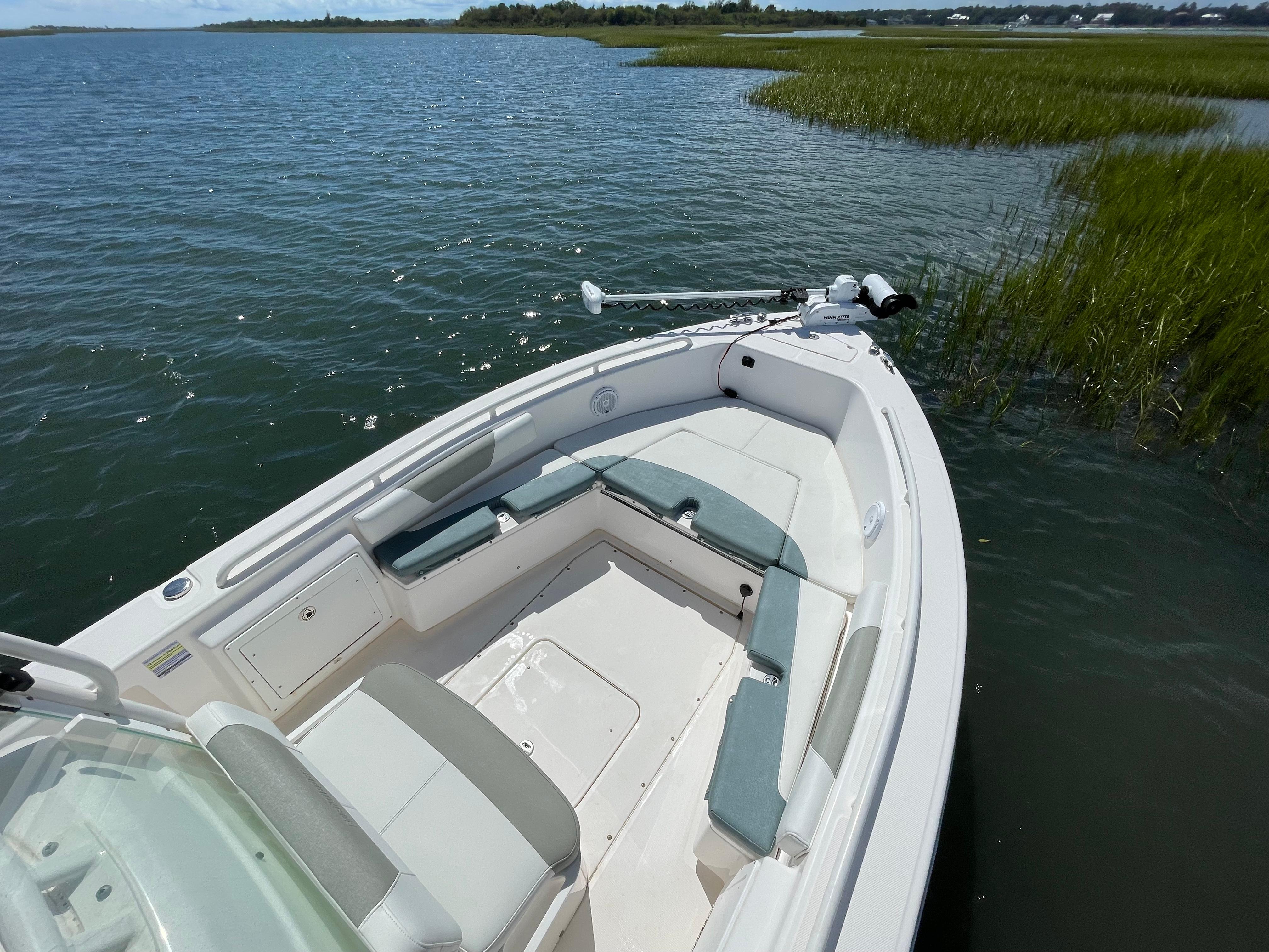 2015 Everglades 243 Center Console