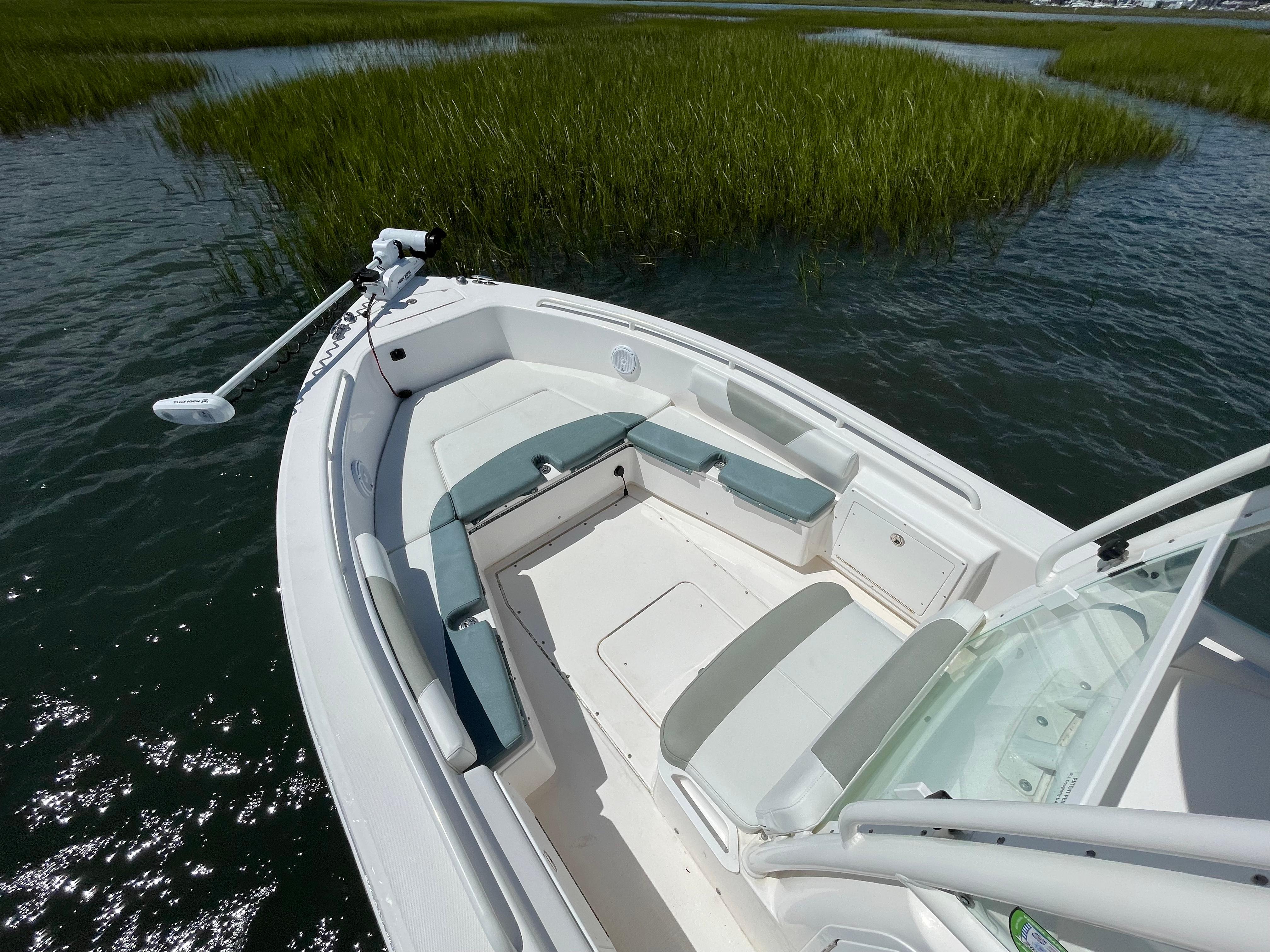 2015 Everglades 243 Center Console