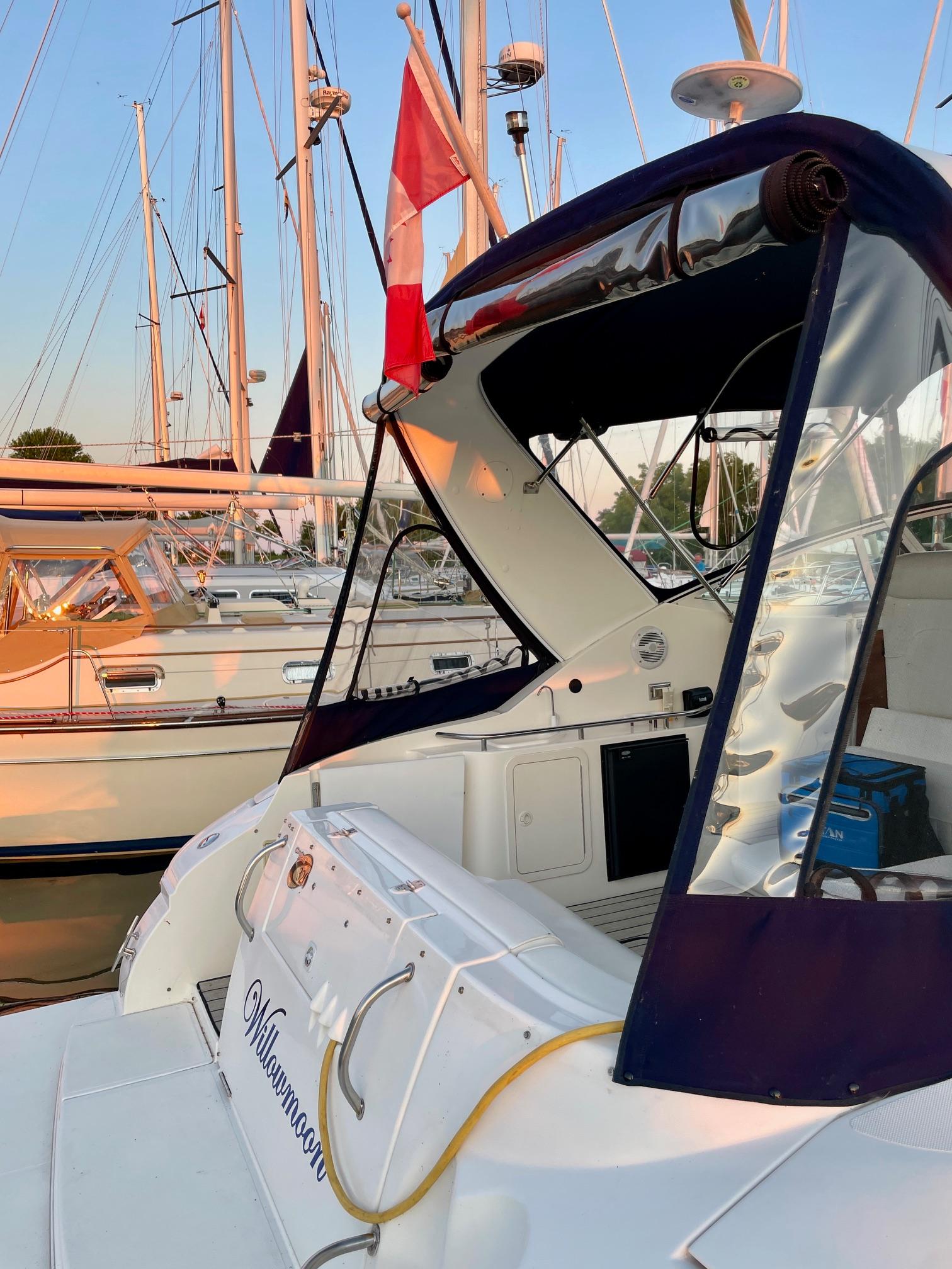 2004-cruisers-yachts-320-express-power-9837051-20250612111933332-1_XLARGE