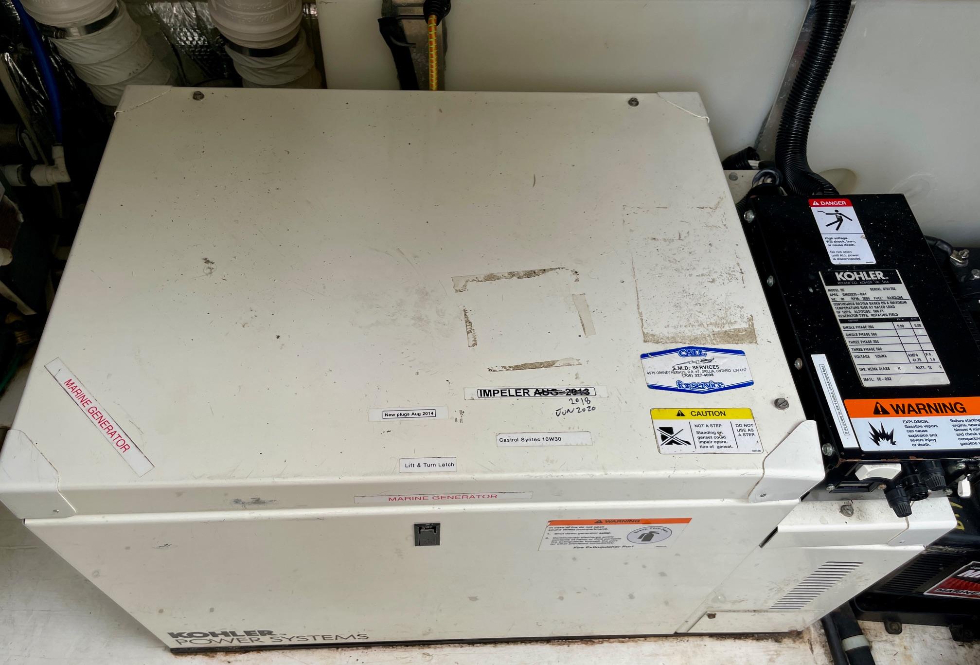 2004-cruisers-yachts-320-express-power-9837051-20250612111957050-1_XLARGE