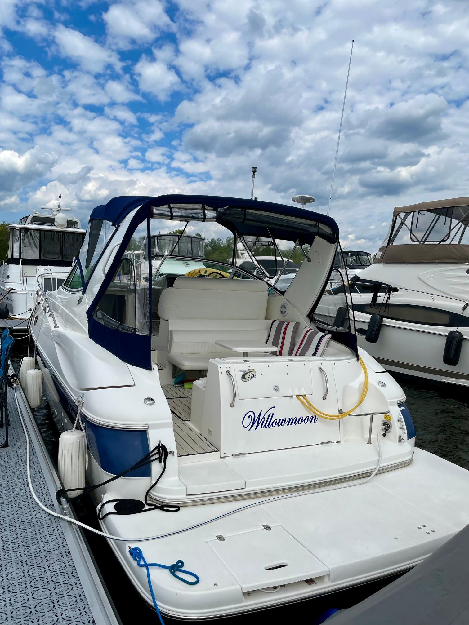 2004-cruisers-yachts-320-express-power-9837051-20250612112030024-1_XLARGE