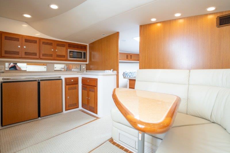 Cabo 40 HENNO - Salon Seating & Galley