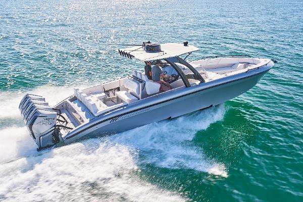 2020 Midnight Express 37' Open