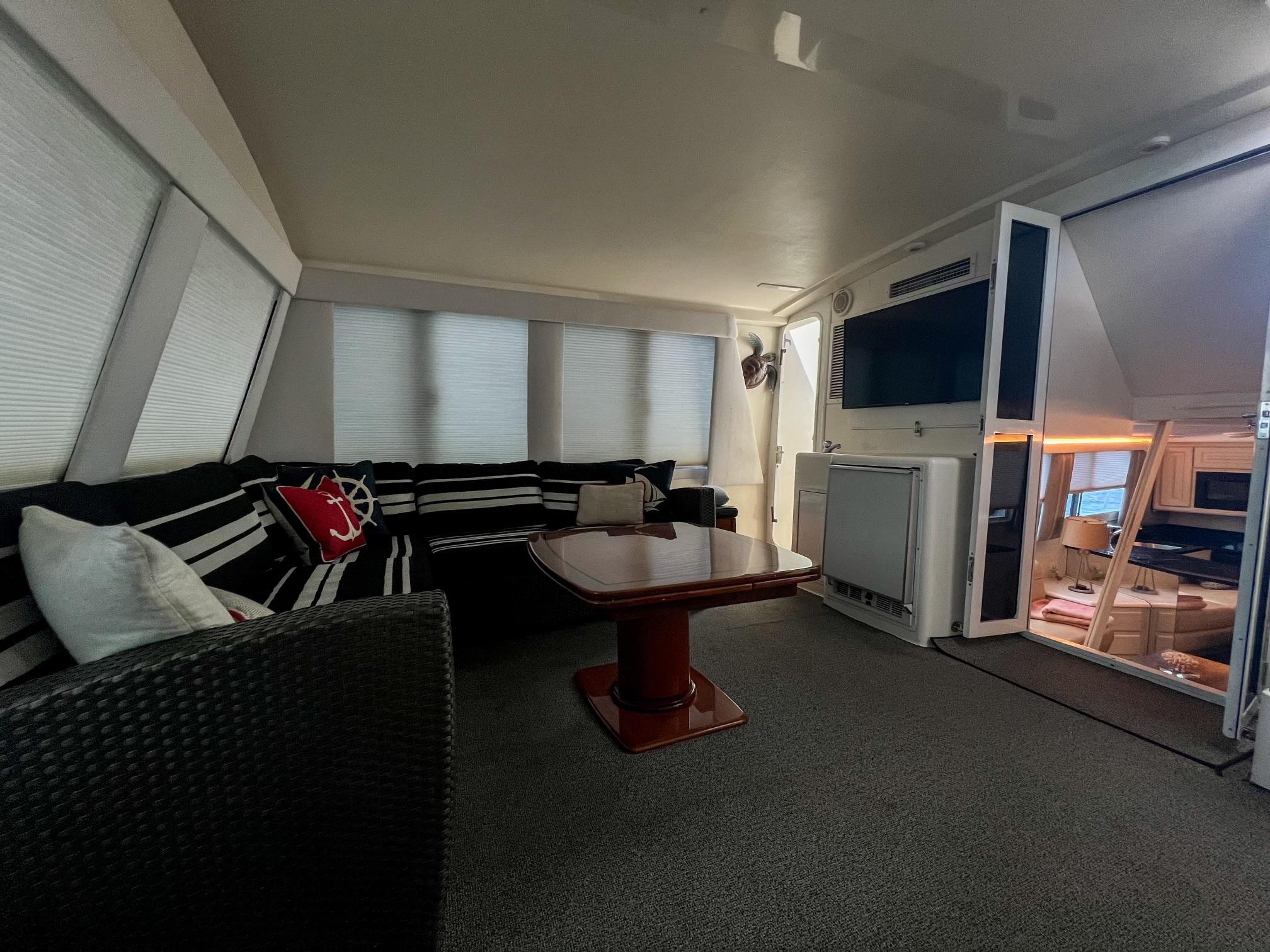 Viking-60 Cockpit Sport Yacht 1996-Sea Tiger FL-US-Luxurious interior of a 1996 Viking 60 Cockpit Sport Yacht with modern furnishings.-9787053 | Thumbnail