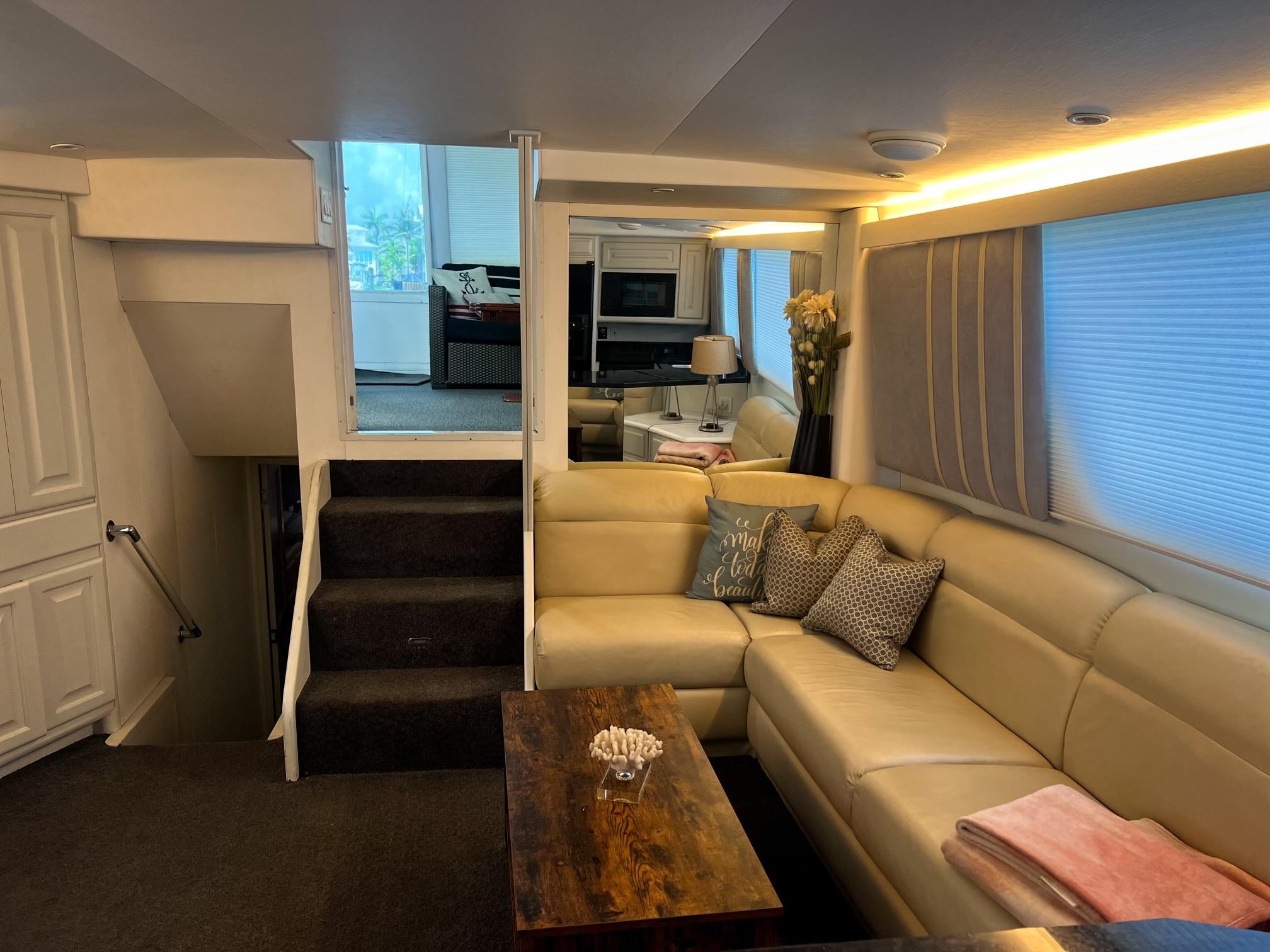 Viking-60 Cockpit Sport Yacht 1996-Sea Tiger FL-US-Luxurious interior of a 1996 Viking 60 Cockpit Sport Yacht with elegant seating and decor.-9787053 | Thumbnail