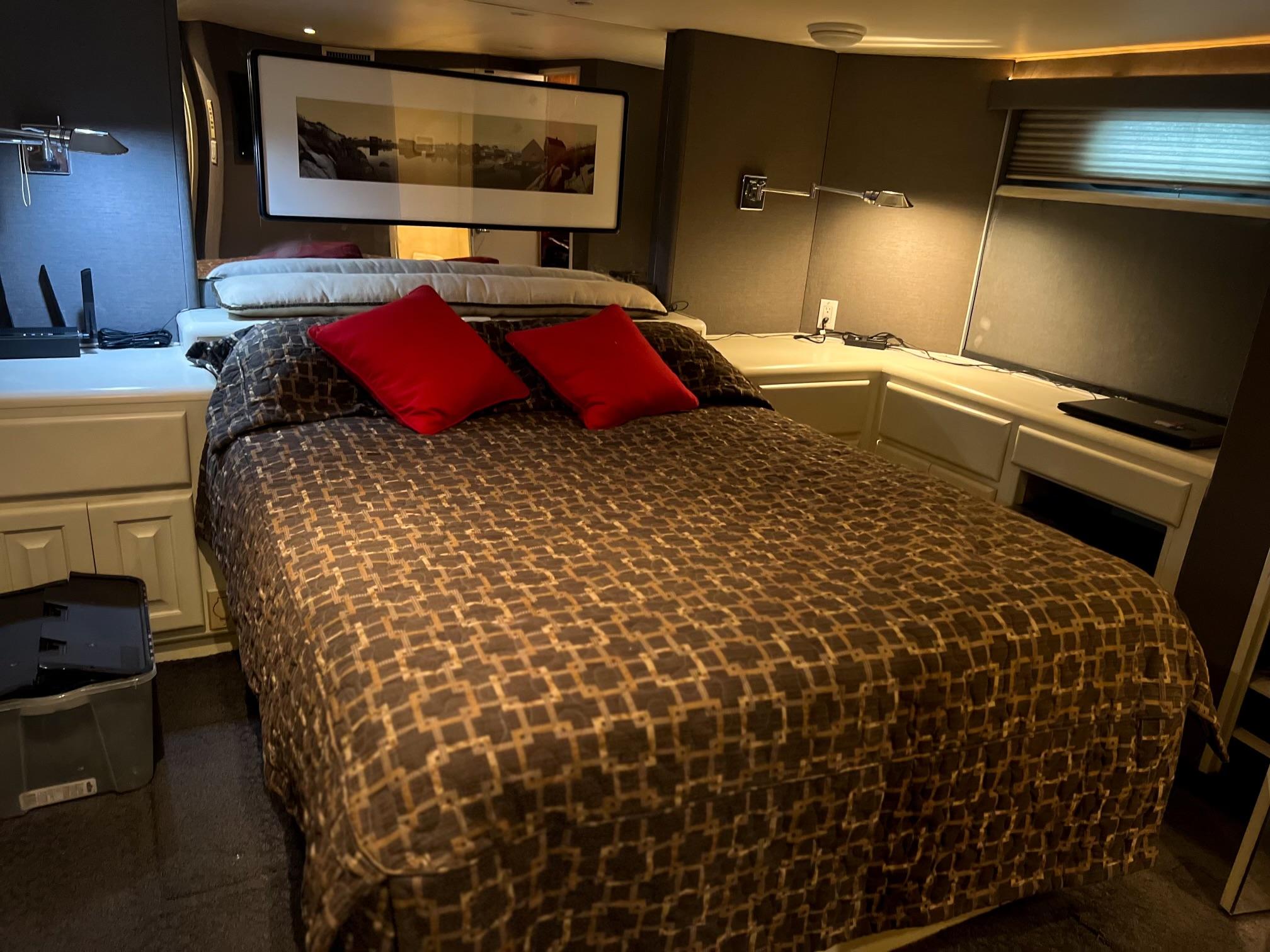 Viking-60 Cockpit Sport Yacht 1996-Sea Tiger FL-US-Luxurious bedroom in a 1996 Viking 60 Cockpit Sport Yacht with modern decor.-9787053 | Thumbnail