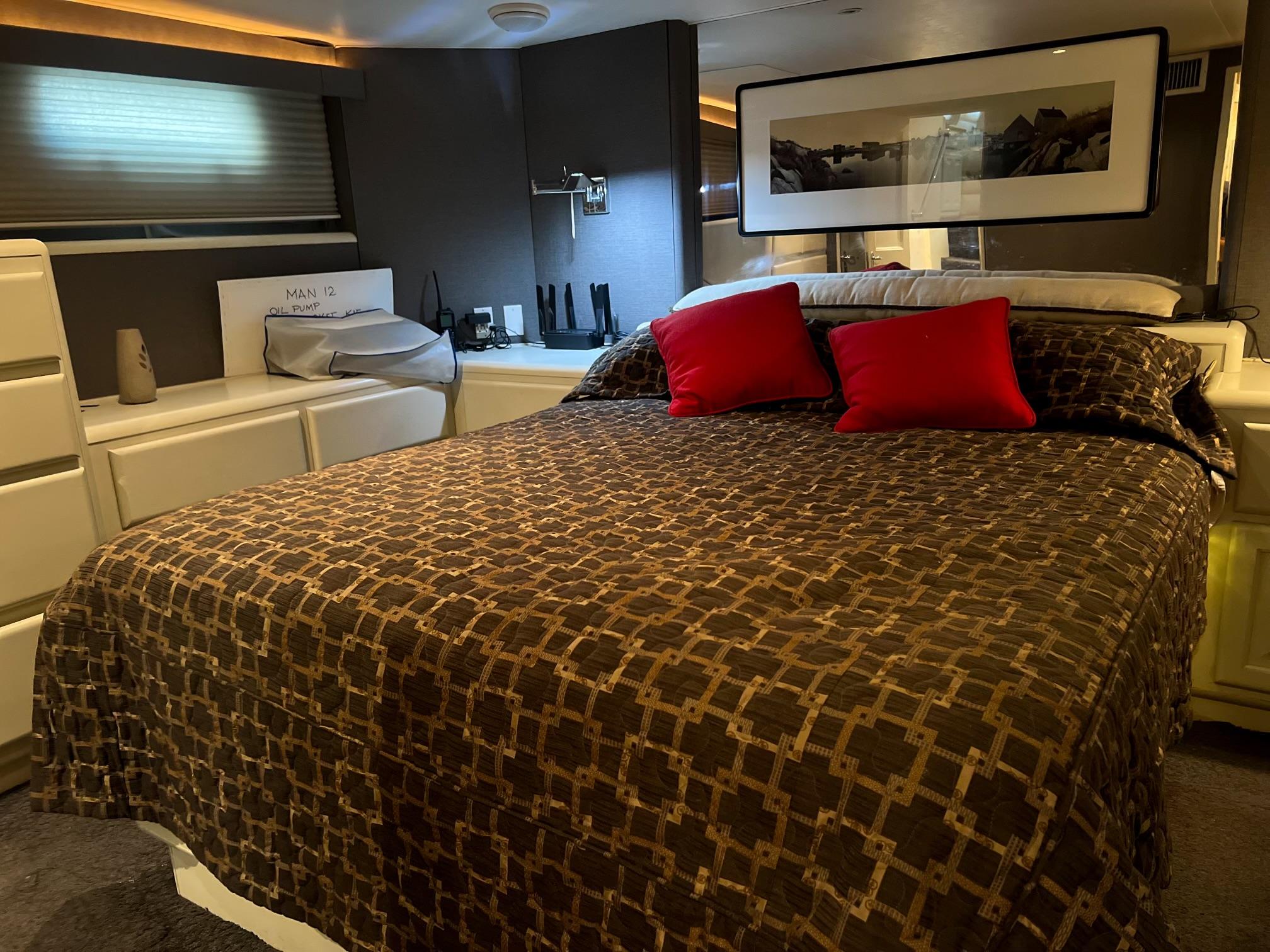 Viking-60 Cockpit Sport Yacht 1996-Sea Tiger FL-US-Luxurious bedroom interior of 1996 Viking 60 Cockpit Sport Yacht with modern decor.-9787053 | Thumbnail