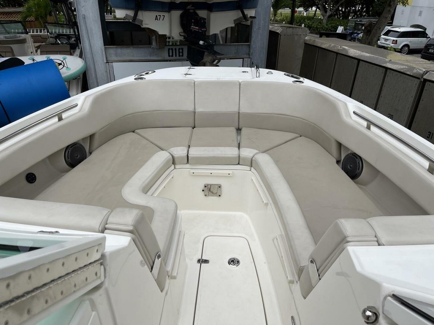 2021 Boston Whaler 320 Vantage - Image 14