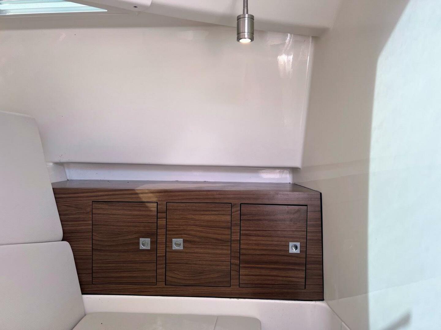 2021 Boston Whaler 320 Vantage - Image 16