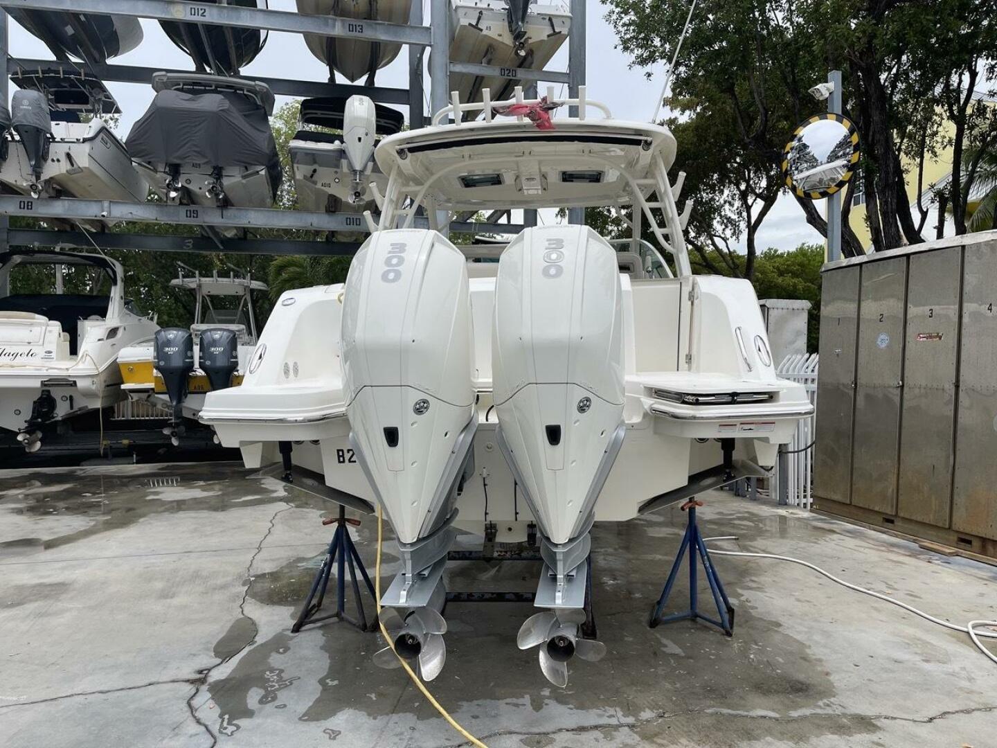 2021 Boston Whaler 320 Vantage - Image 25