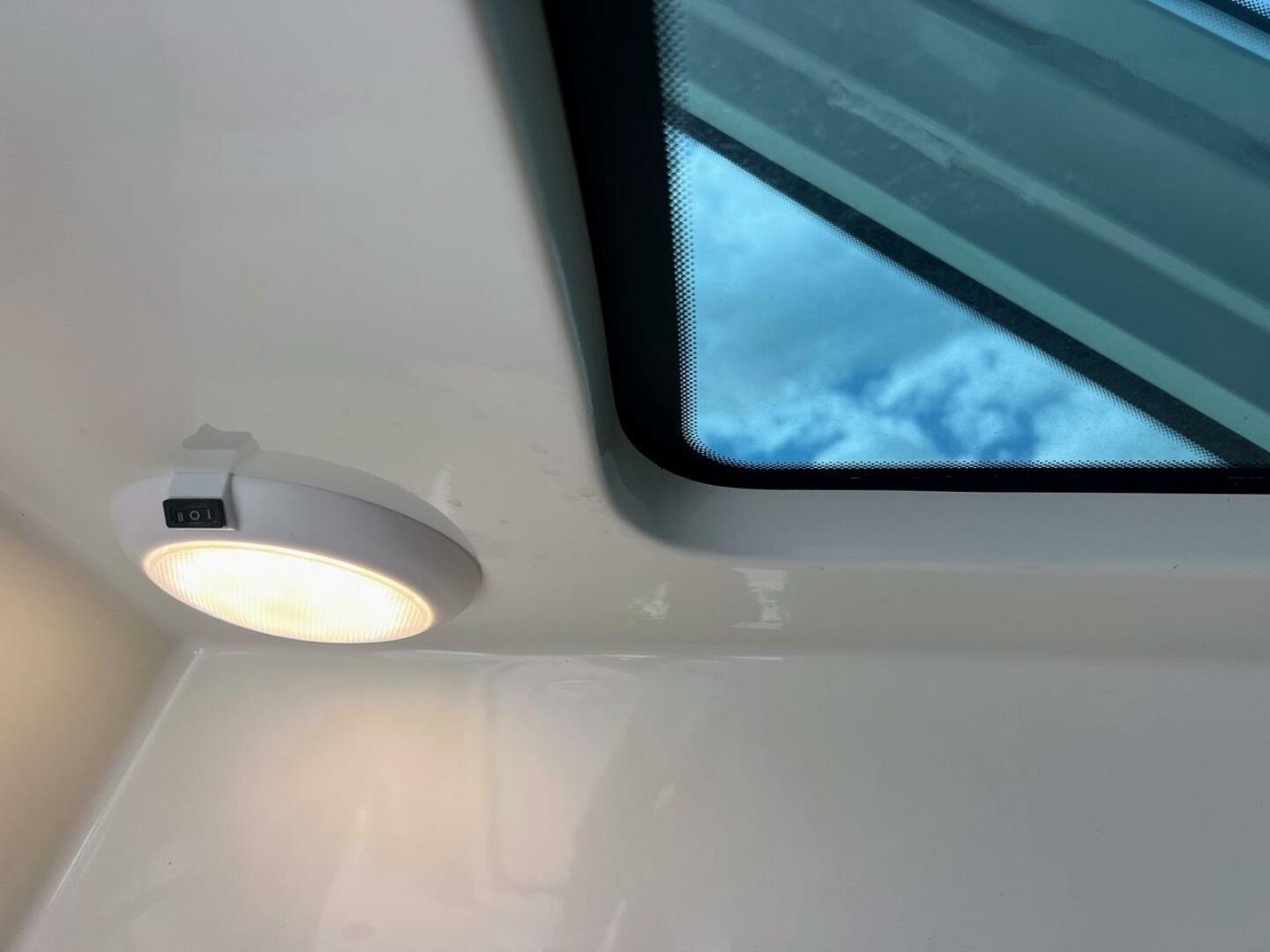 2021 Boston Whaler 320 Vantage - Image 19