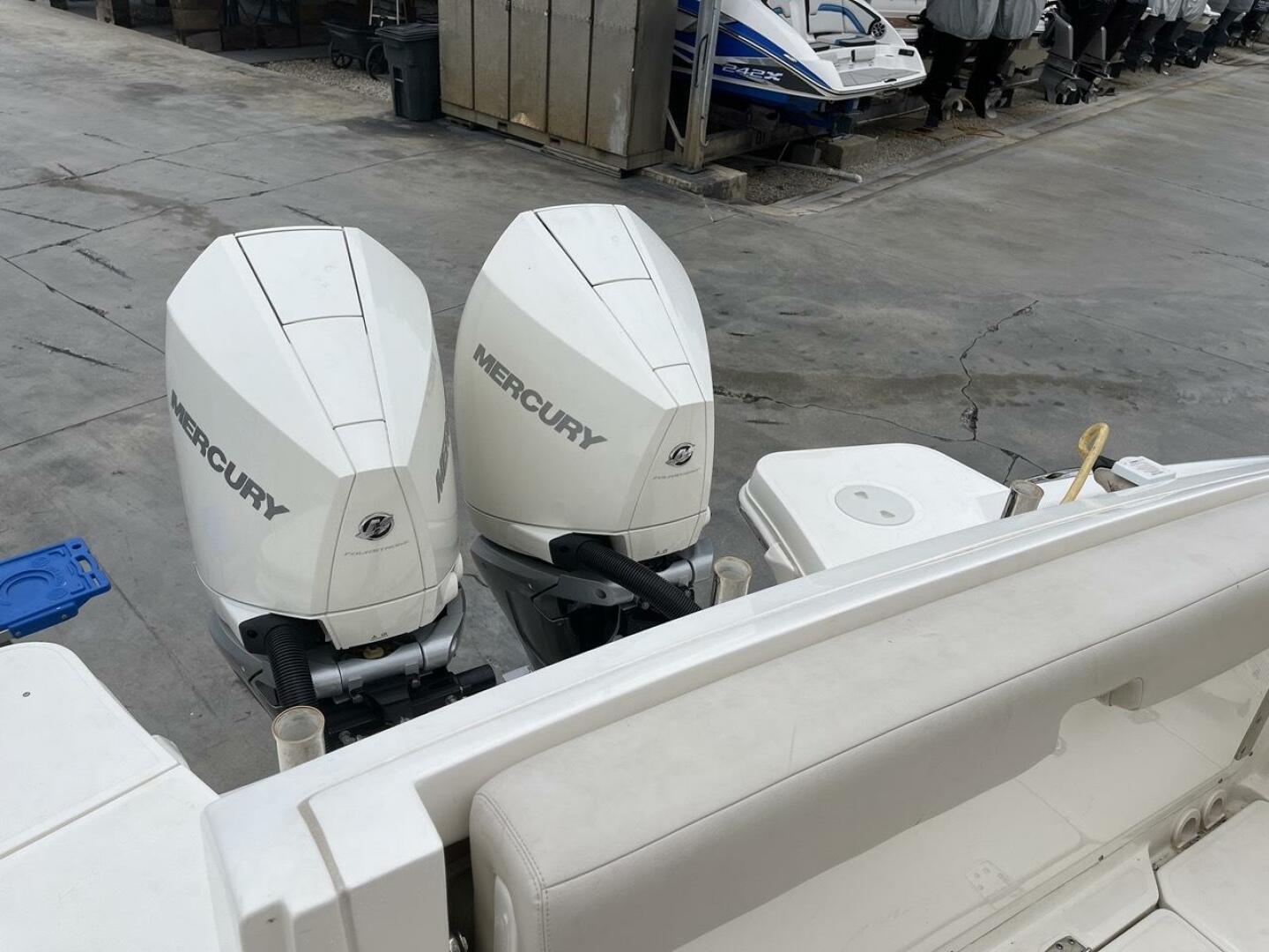 2021 Boston Whaler 320 Vantage - Image 24