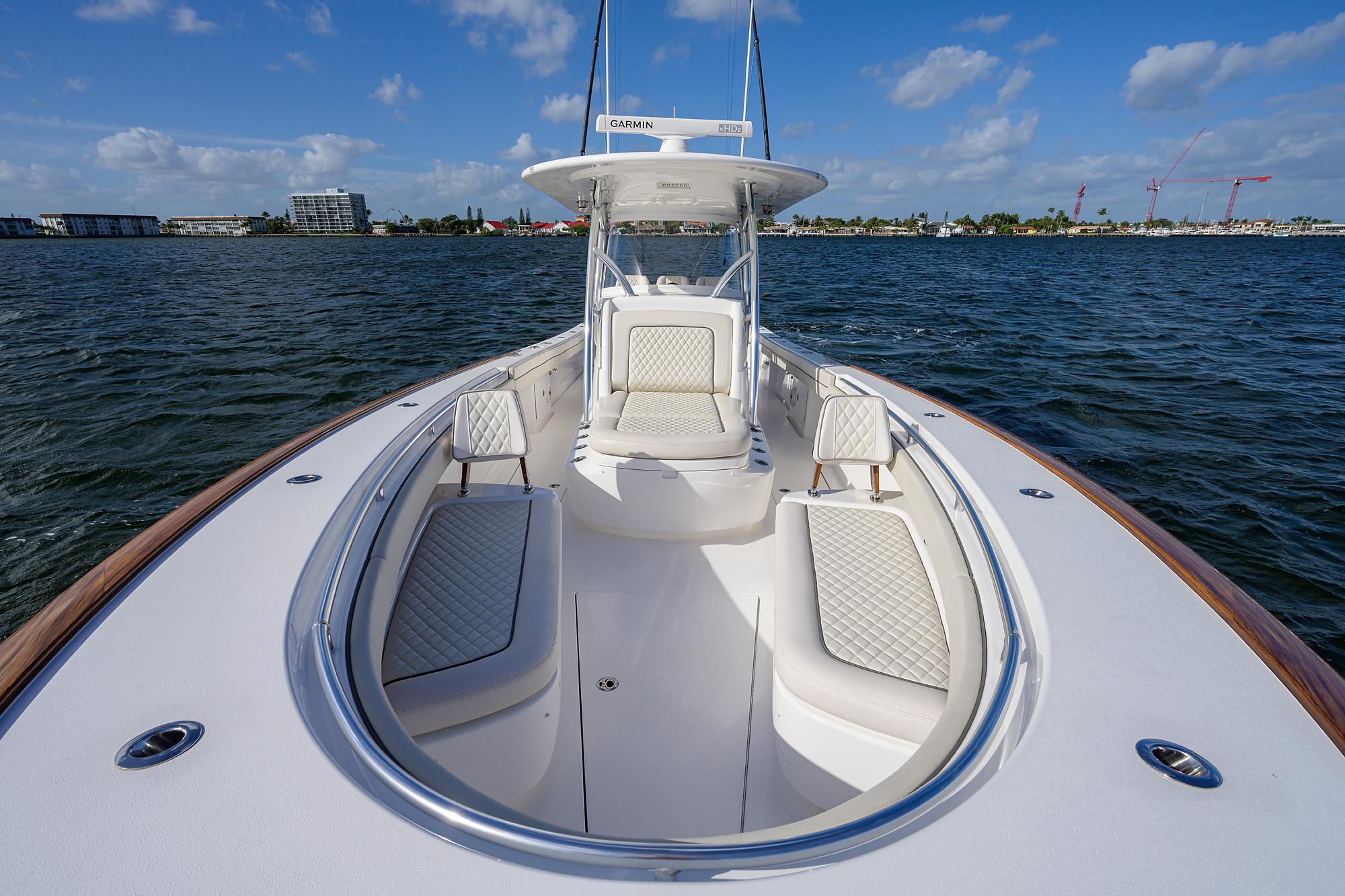 Valhalla 37 Double G - Bow Port and Starboard Seating