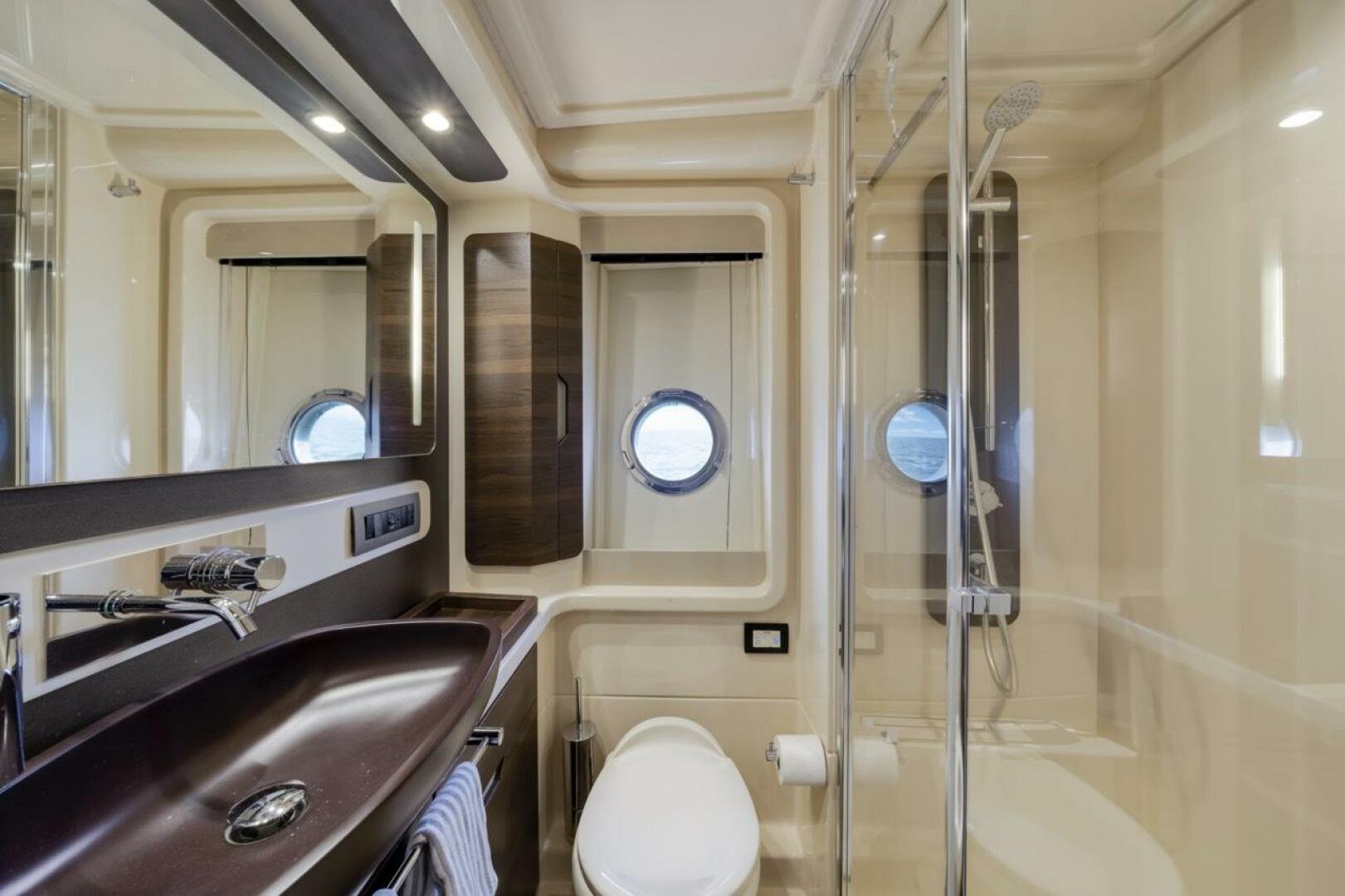 2016-azimut-50-flybridge-power-9687070-981921083-0-100620250217-31