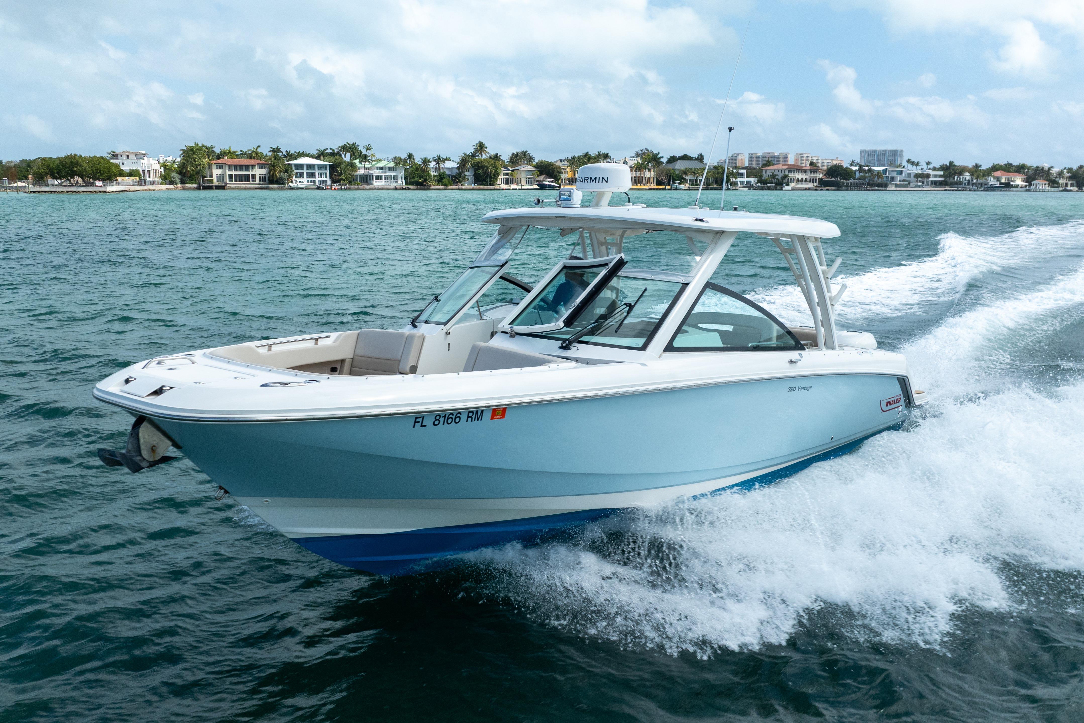 2018 Boston Whaler 320 Vantage