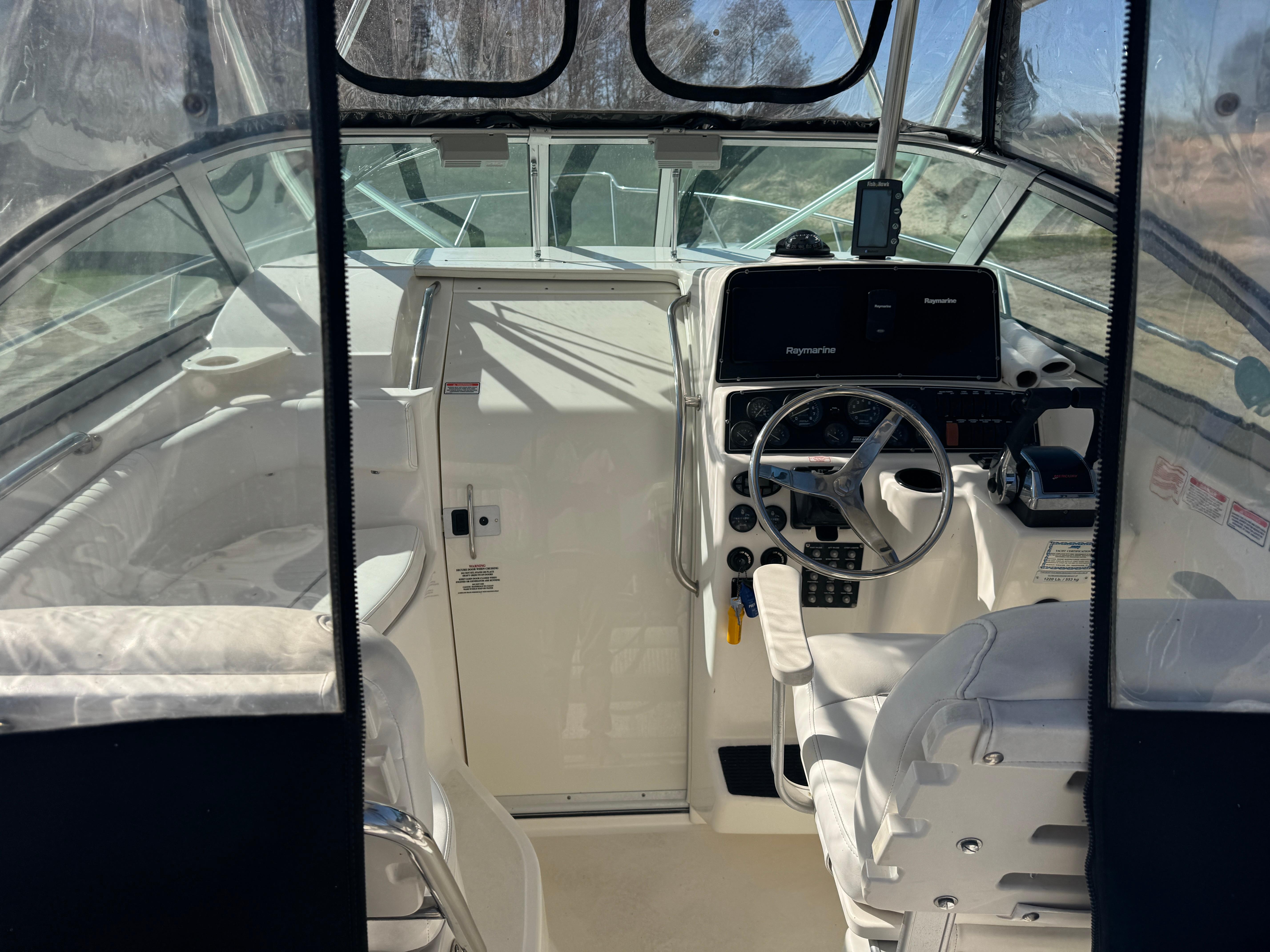 2004-boston-whaler-275-conquest-power-9787072-20250508083131101-1_XLARGE