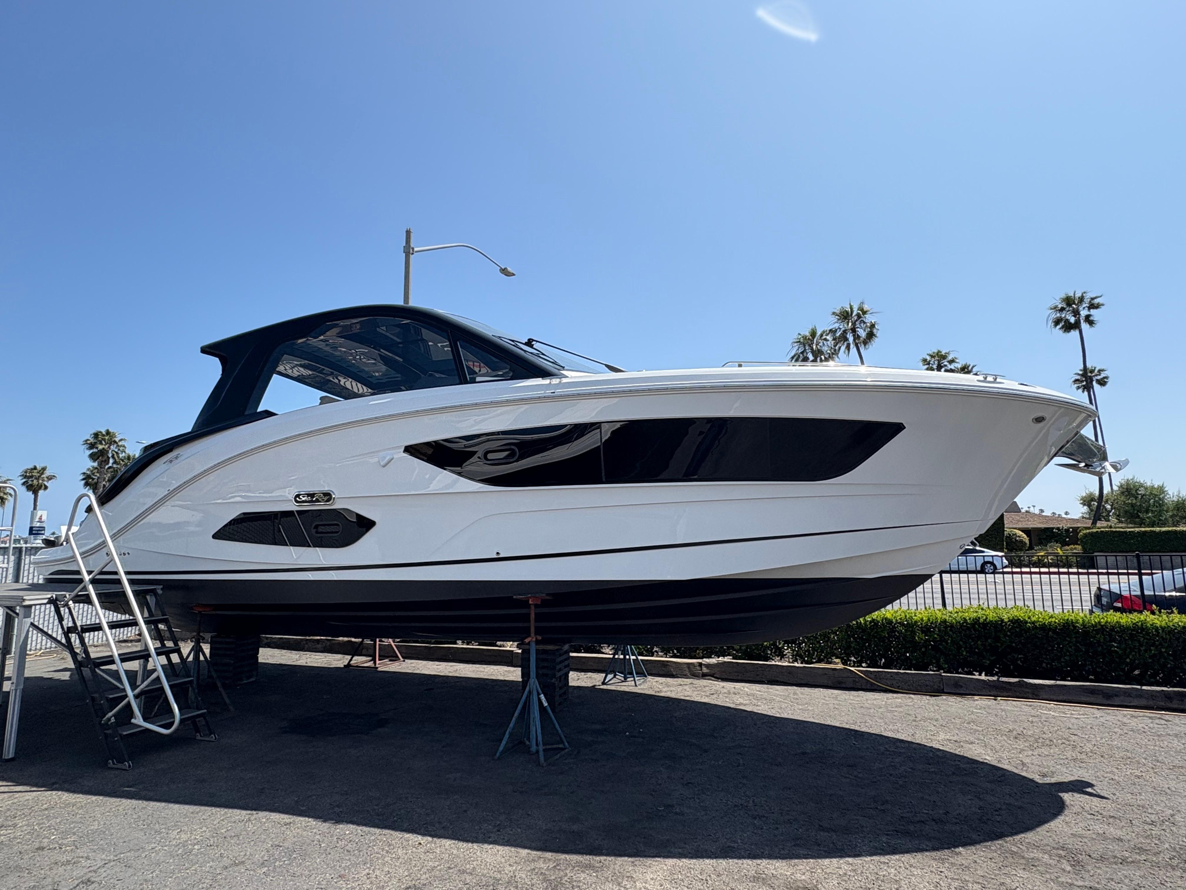 2025 Sea Ray Sundancer 370 Outboard #S1715K inventory image at Sun Country Marine Group, San Diego Harbor Island 2025 Sea Ray Sundancer 370 Outboard #S1715K inventory image at Sun Country Marine Group, San Diego Harbor Island