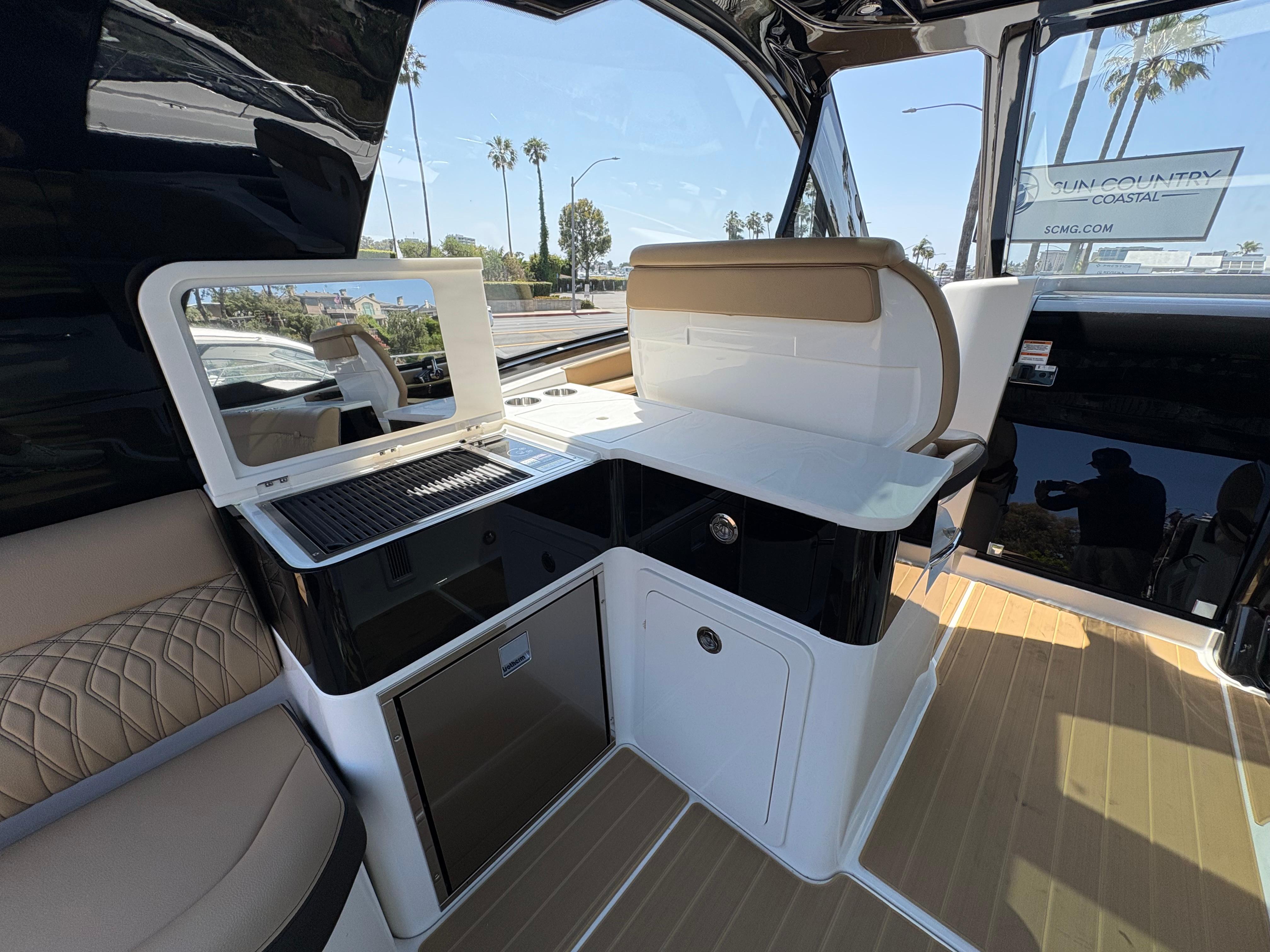 2025 Sea Ray Sundancer 370 Outboard #S1715K inventory image at Sun Country Marine Group, San Diego Harbor Island 2025 Sea Ray Sundancer 370 Outboard #S1715K inventory image at Sun Country Marine Group, San Diego Harbor Island