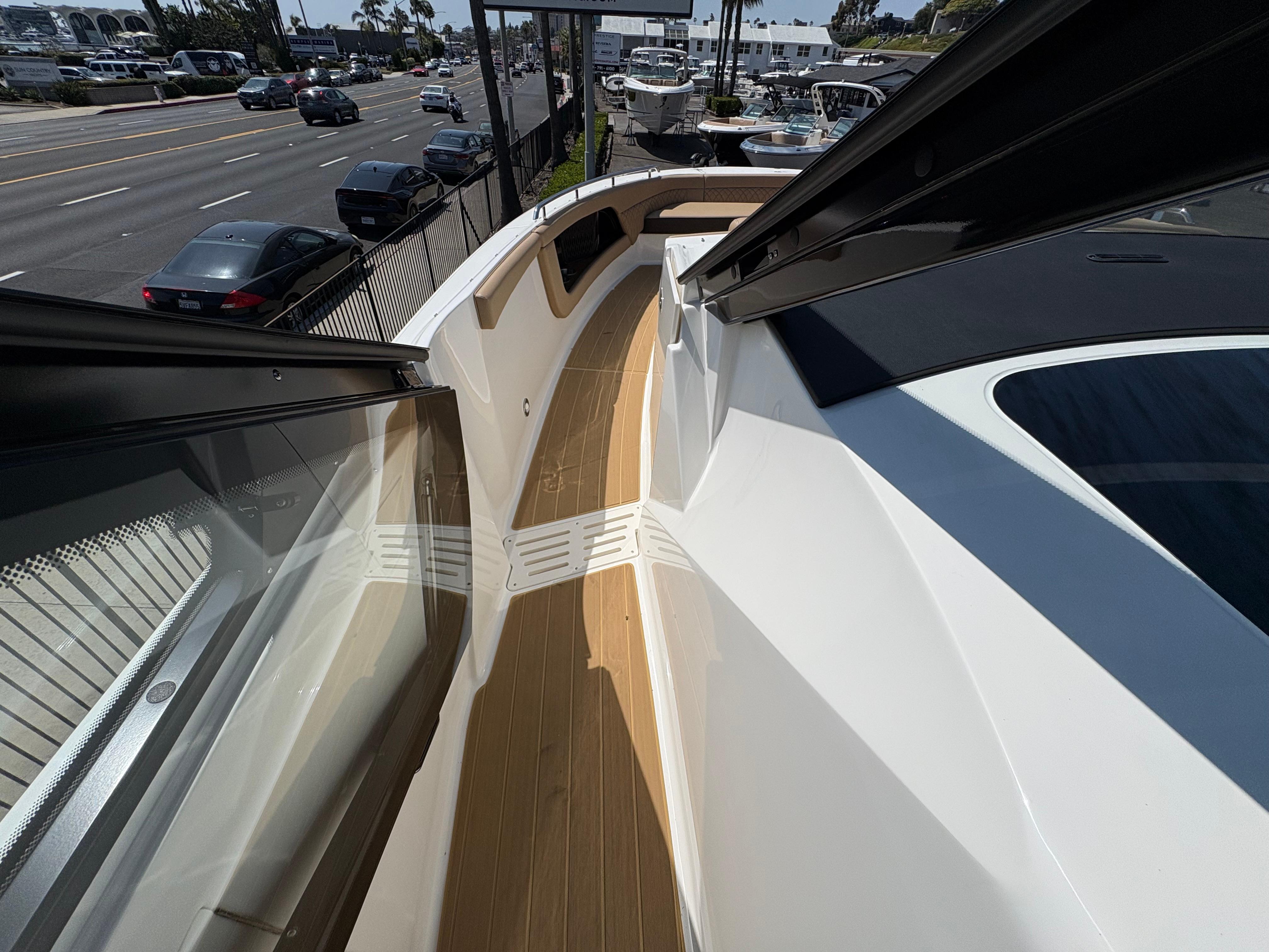 2025 Sea Ray Sundancer 370 Outboard #S1715K inventory image at Sun Country Marine Group, San Diego Harbor Island 2025 Sea Ray Sundancer 370 Outboard #S1715K inventory image at Sun Country Marine Group, San Diego Harbor Island