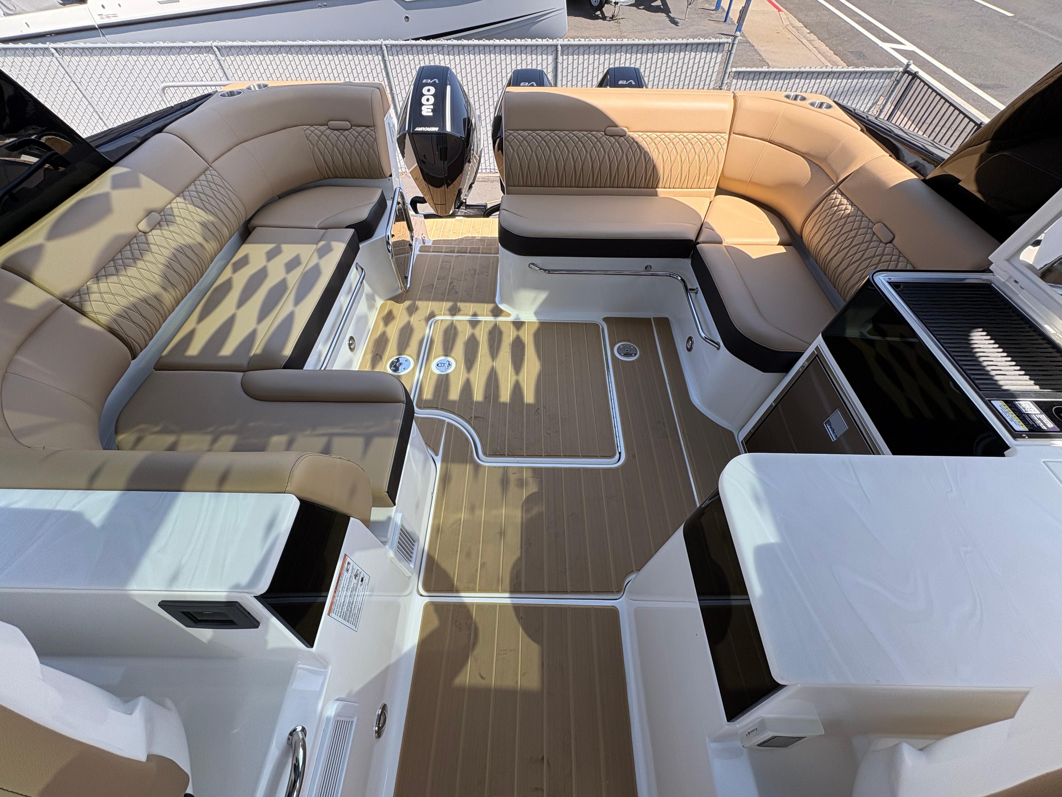 2025 Sea Ray Sundancer 370 Outboard #S1715K inventory image at Sun Country Marine Group, San Diego Harbor Island 2025 Sea Ray Sundancer 370 Outboard #S1715K inventory image at Sun Country Marine Group, San Diego Harbor Island
