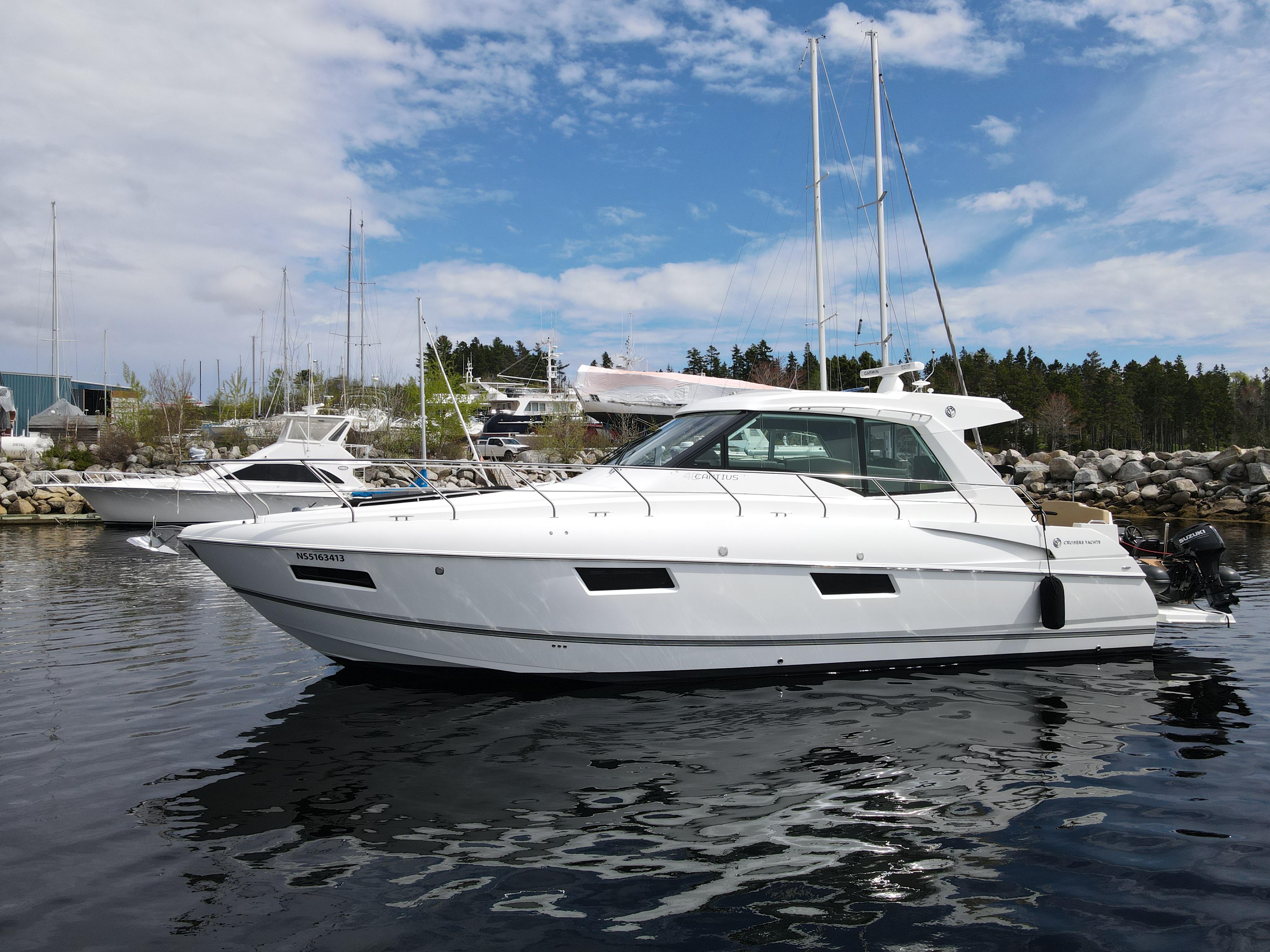 2016-cruisers-yachts-48-cantius-power-9527077-20250517120451582-1_XLARGE