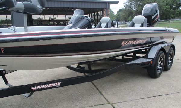 2014 Phoenix boat for sale, model of the boat is 920 ProXP & Image # 4 of 16