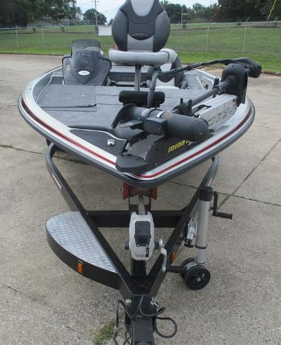 2014 Phoenix boat for sale, model of the boat is 920 ProXP & Image # 10 of 16