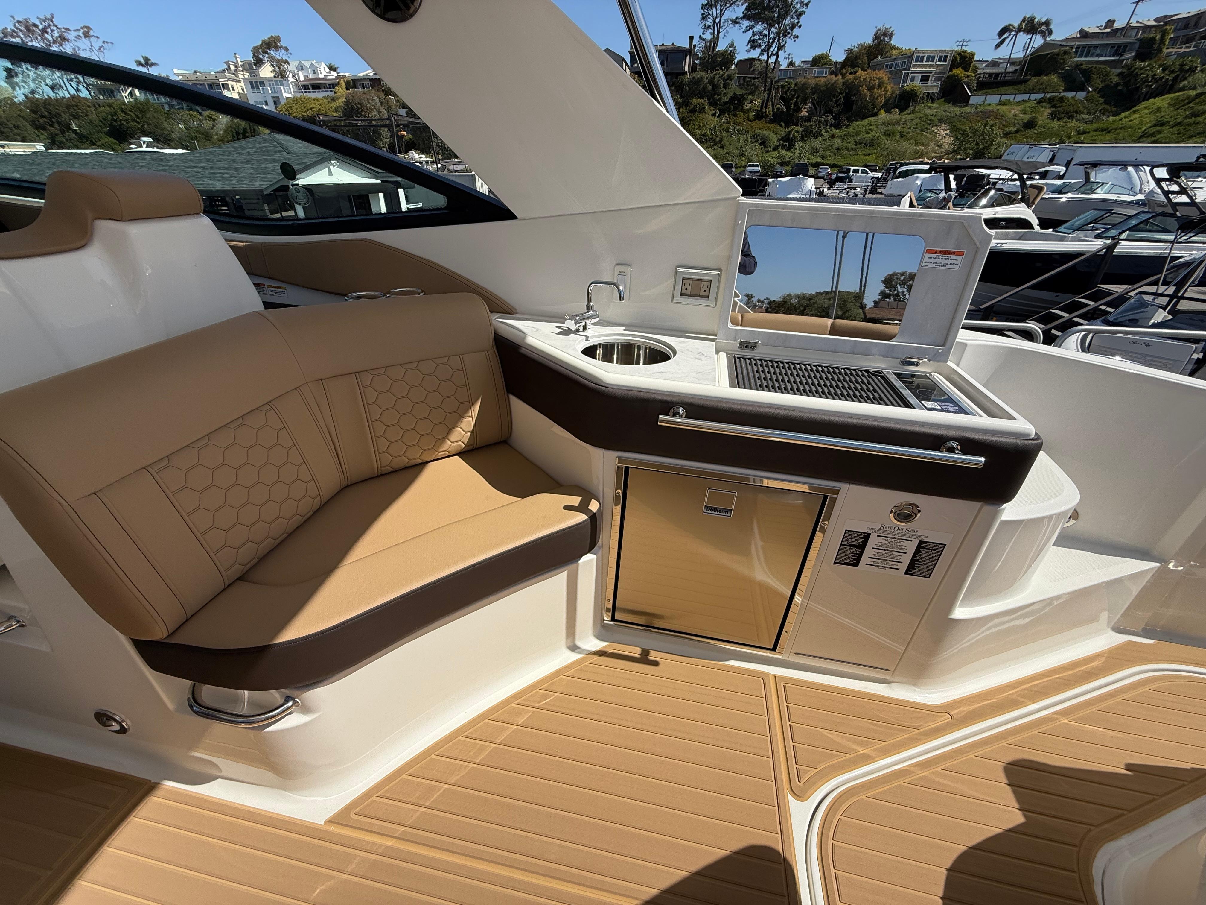 2025 Sea Ray Sundancer 320 OB #S1724A inventory image at Sun Country Marine Group, Newport Beach 2025 Sea Ray Sundancer 320 OB #S1724A inventory image at Sun Country Marine Group, Newport Beach