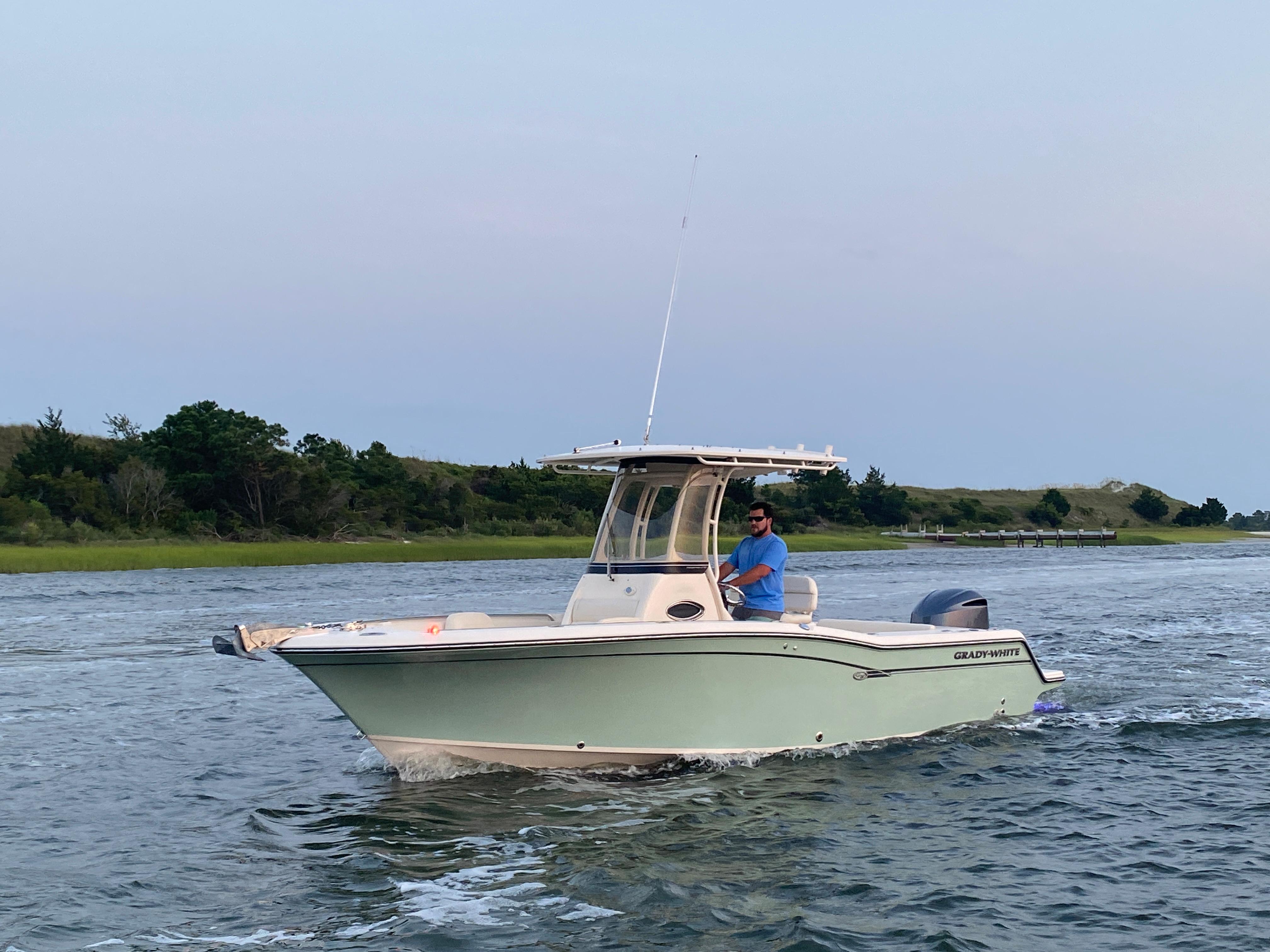 2018 Grady-White Fisherman 236