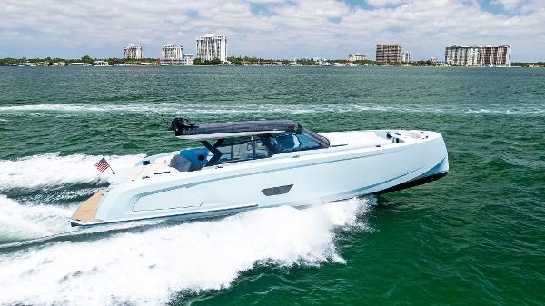 2022 Vanquish Yachts VQ58