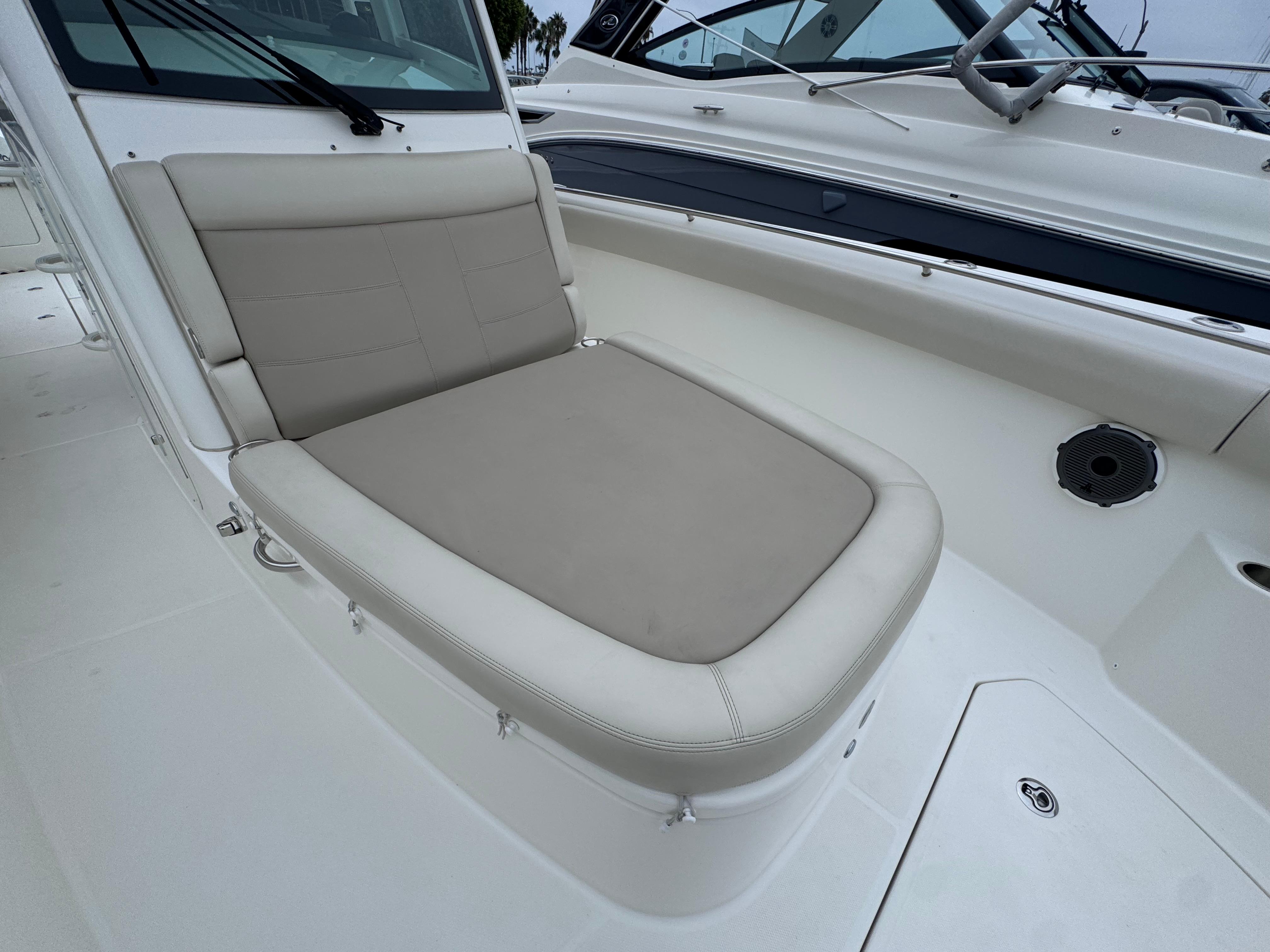 2022 Boston Whaler 330 Outrage #TBMB0082F inventory image at Sun Country Marine Group, Newport Beach 2022 Boston Whaler 330 Outrage #TBMB0082F inventory image at Sun Country Marine Group, Newport Beach