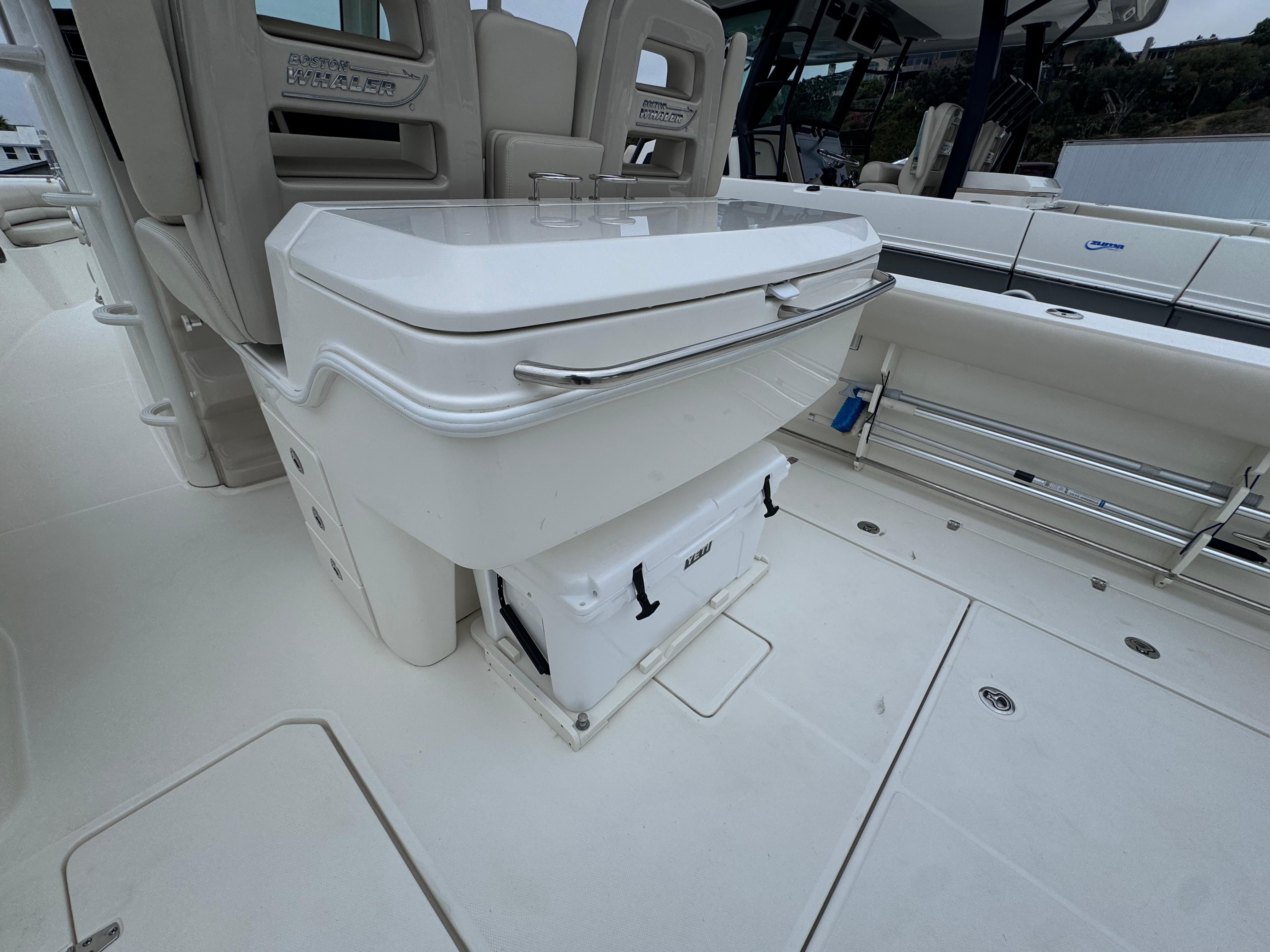 2022 Boston Whaler 330 Outrage #TBMB0082F inventory image at Sun Country Marine Group, Newport Beach 2022 Boston Whaler 330 Outrage #TBMB0082F inventory image at Sun Country Marine Group, Newport Beach