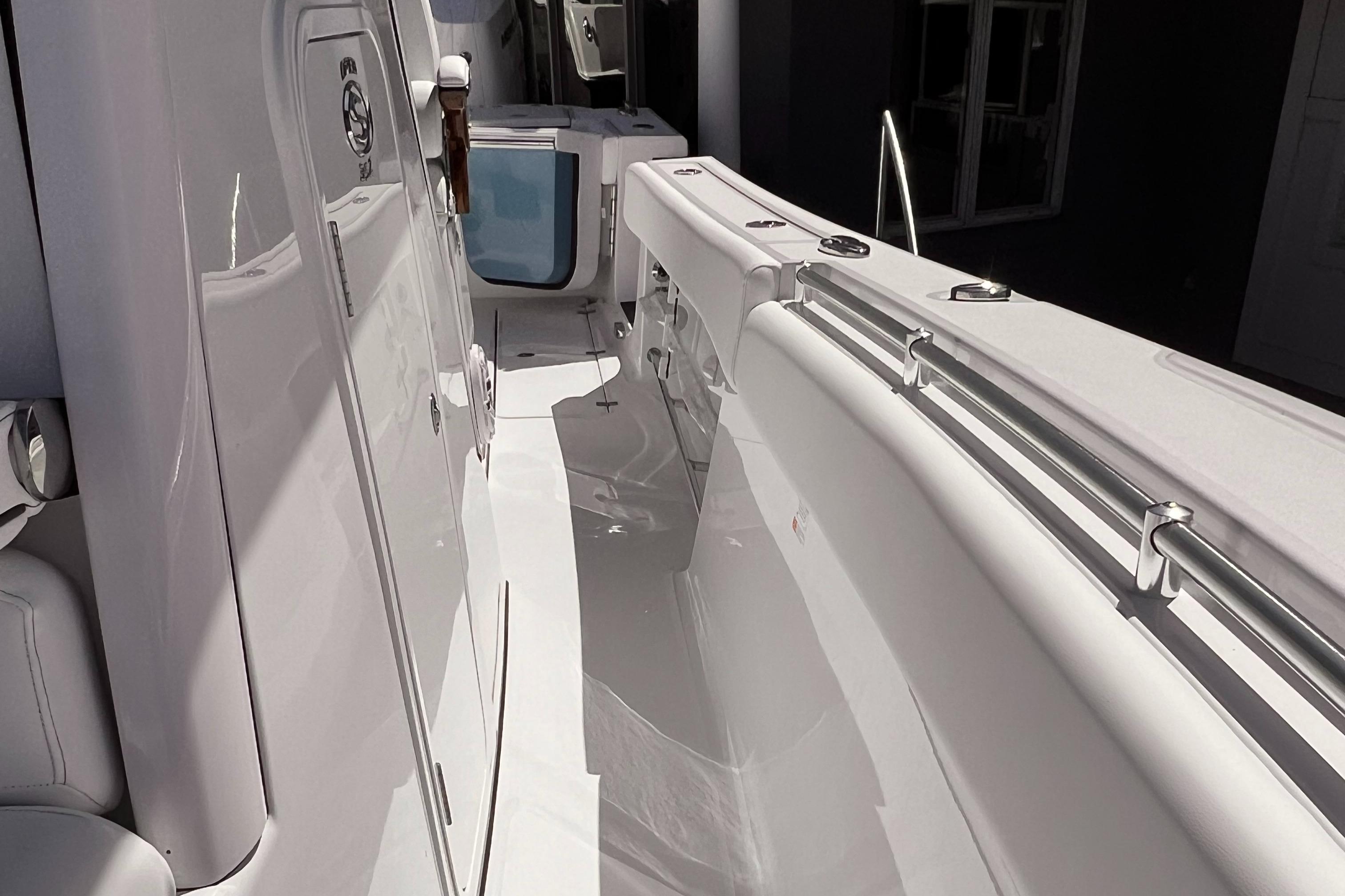 2025-sportsman-open-352-center-console-power-9777096-20250430092130544-1_XLARGE