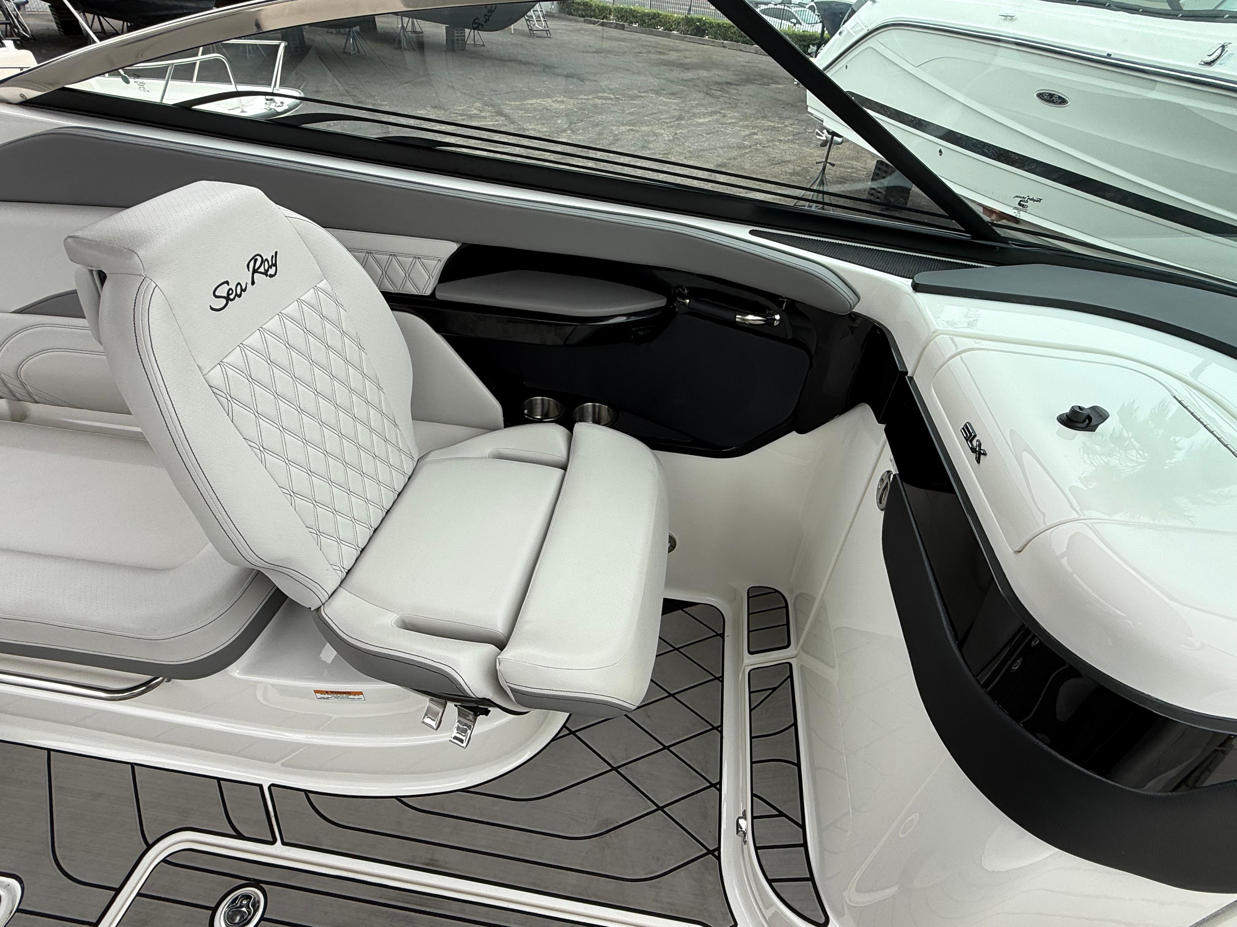 2024 Sea Ray SLX 260 #TBMB2310D inventory image at Sun Country Marine Group, Newport Beach 2024 Sea Ray SLX 260 #TBMB2310D inventory image at Sun Country Marine Group, Newport Beach