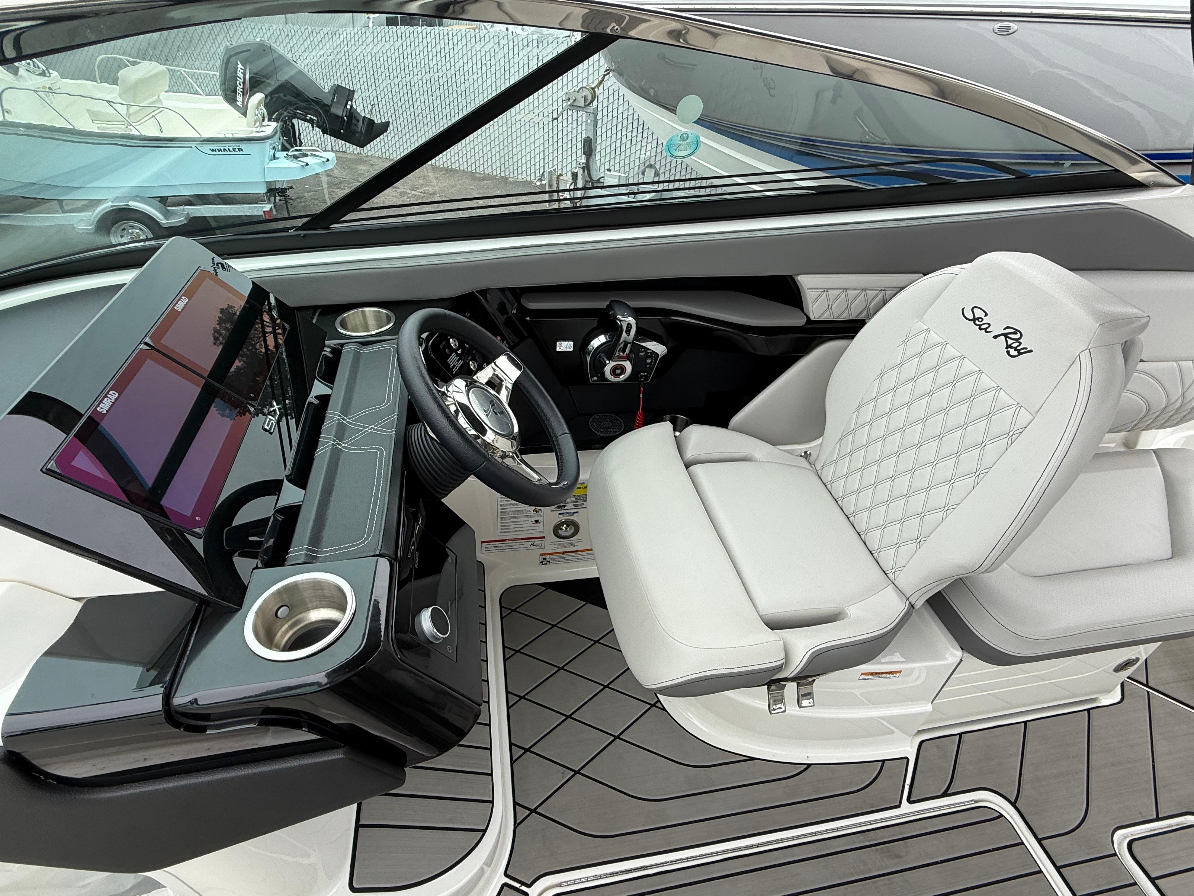 2024 Sea Ray SLX 260 #TBMB2310D inventory image at Sun Country Marine Group, Newport Beach 2024 Sea Ray SLX 260 #TBMB2310D inventory image at Sun Country Marine Group, Newport Beach