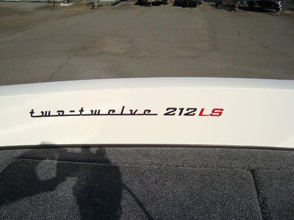 2021 Ranger Boats boat for sale, model of the boat is 212LS & Image # 5 of 29