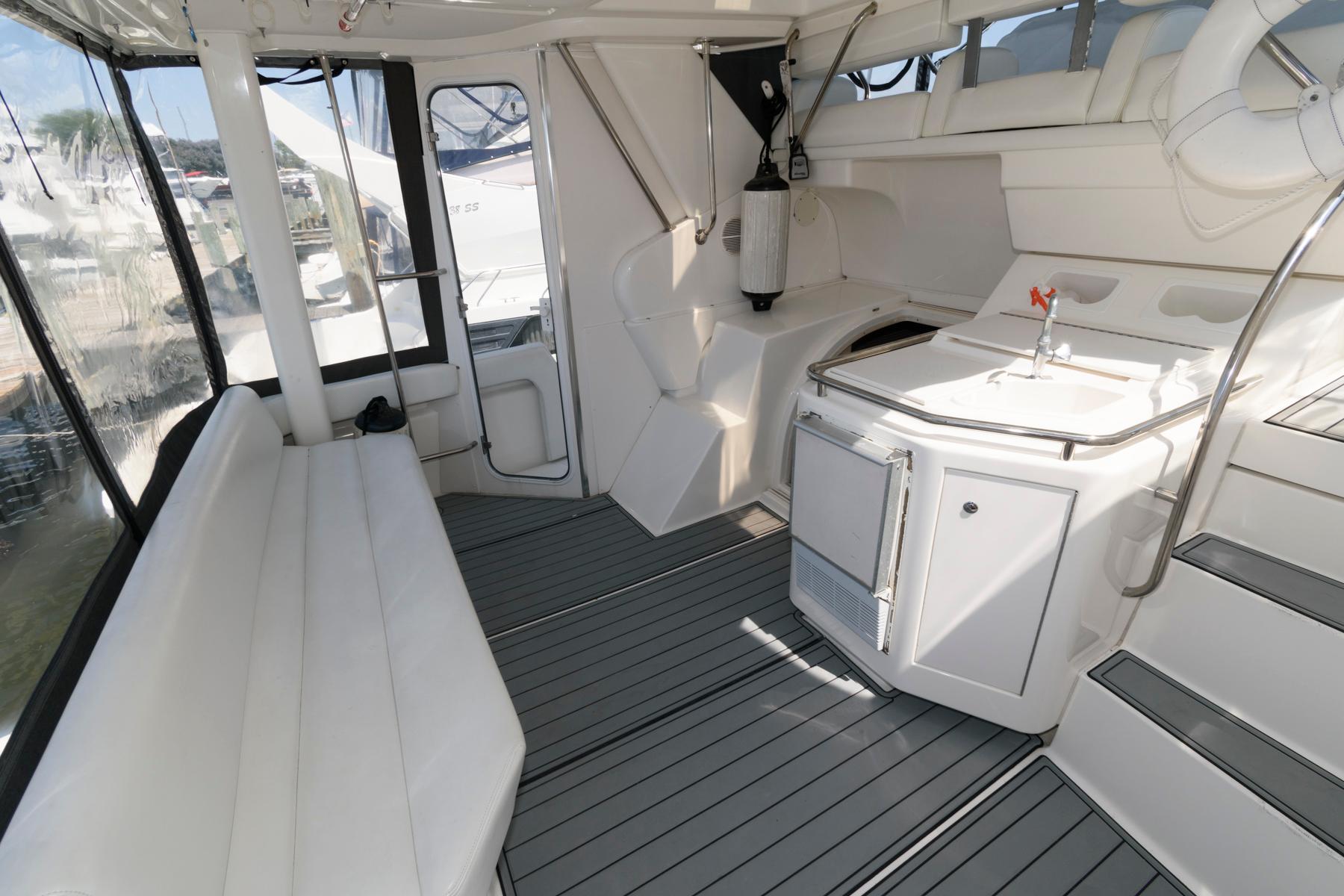 M 8904 NN Knot 10 Yacht Sales