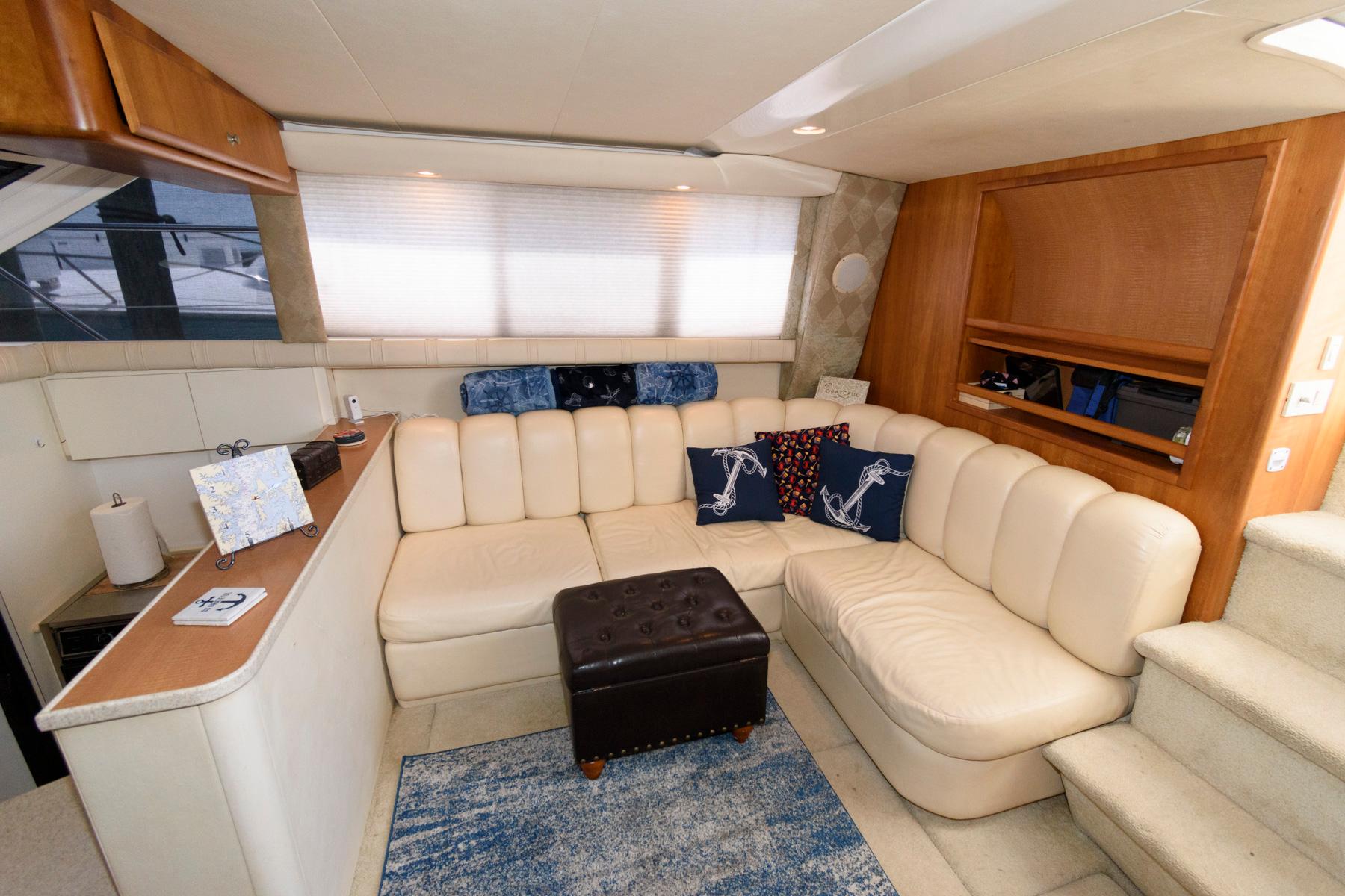 M 8904 NN Knot 10 Yacht Sales