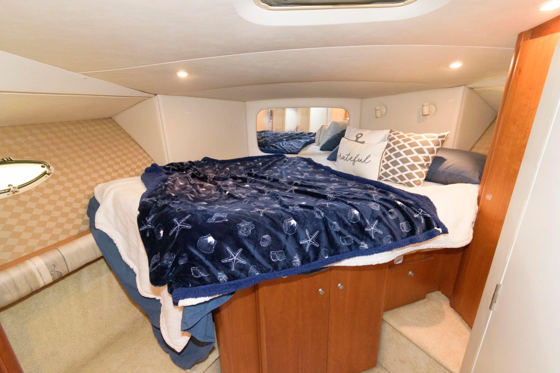 M 8904 NN Knot 10 Yacht Sales