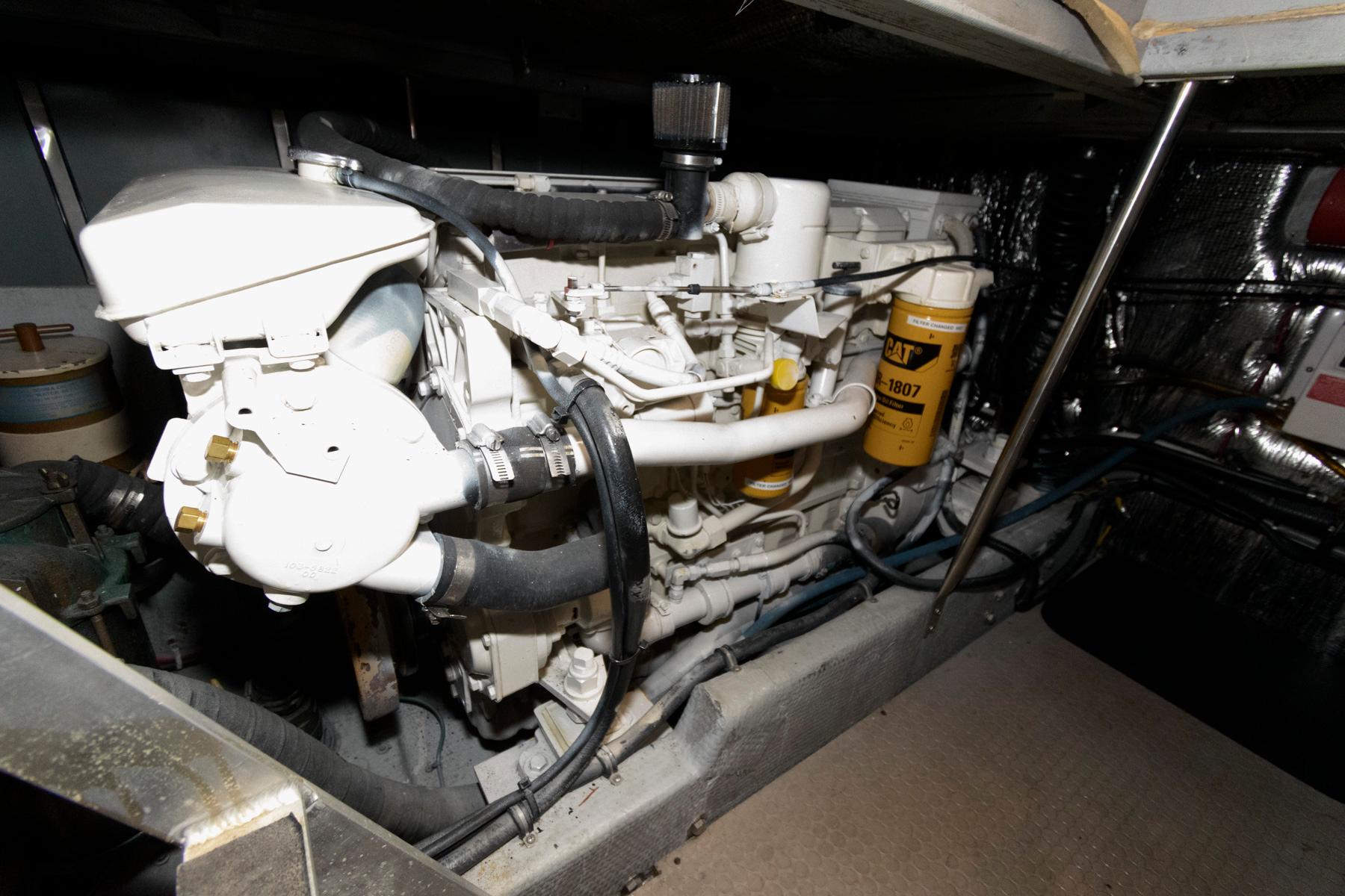 M 8904 NN Knot 10 Yacht Sales