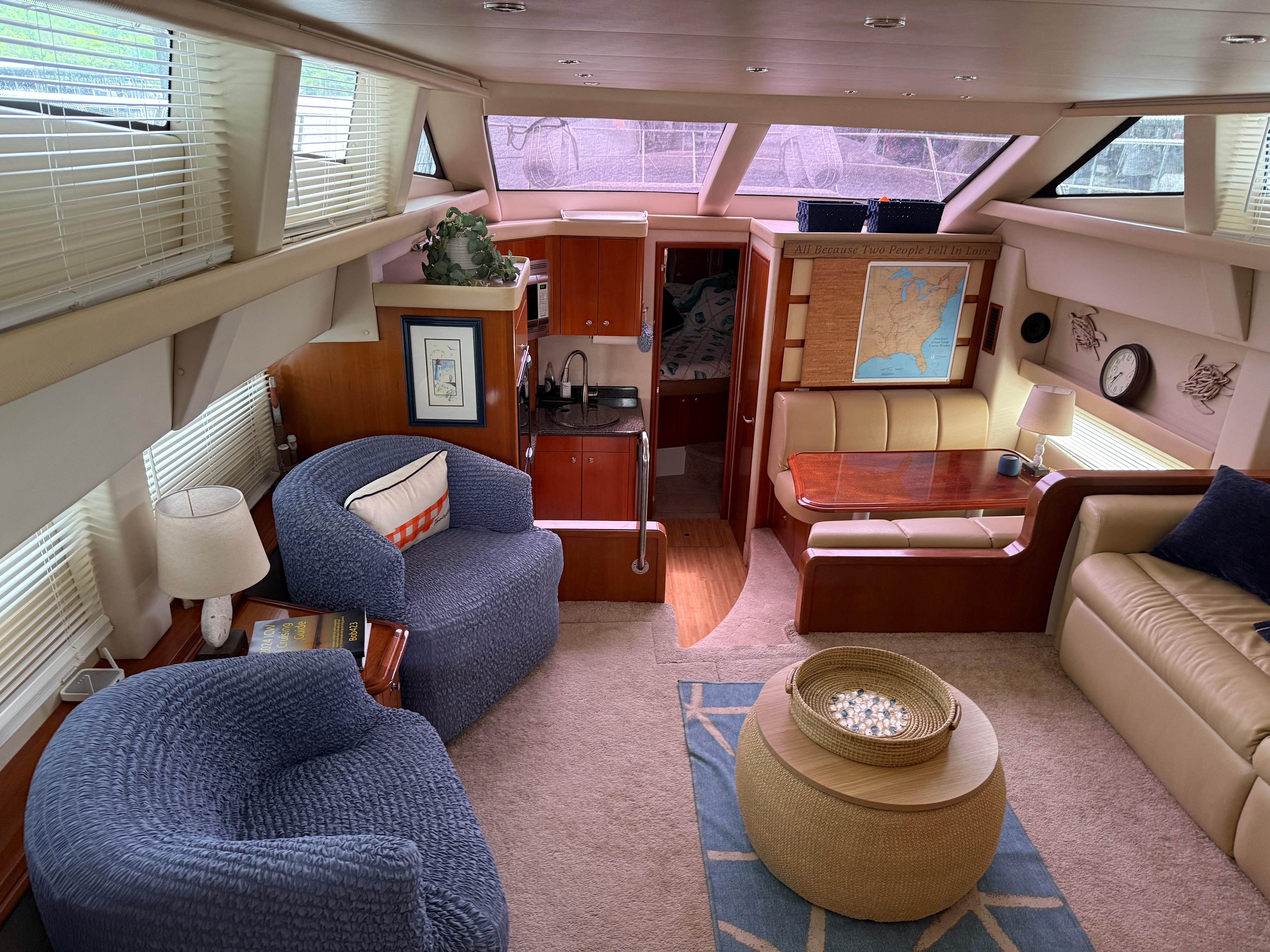 2006-carver-43-motor-yacht-power-9797110-20250517100804773-1_XLARGE
