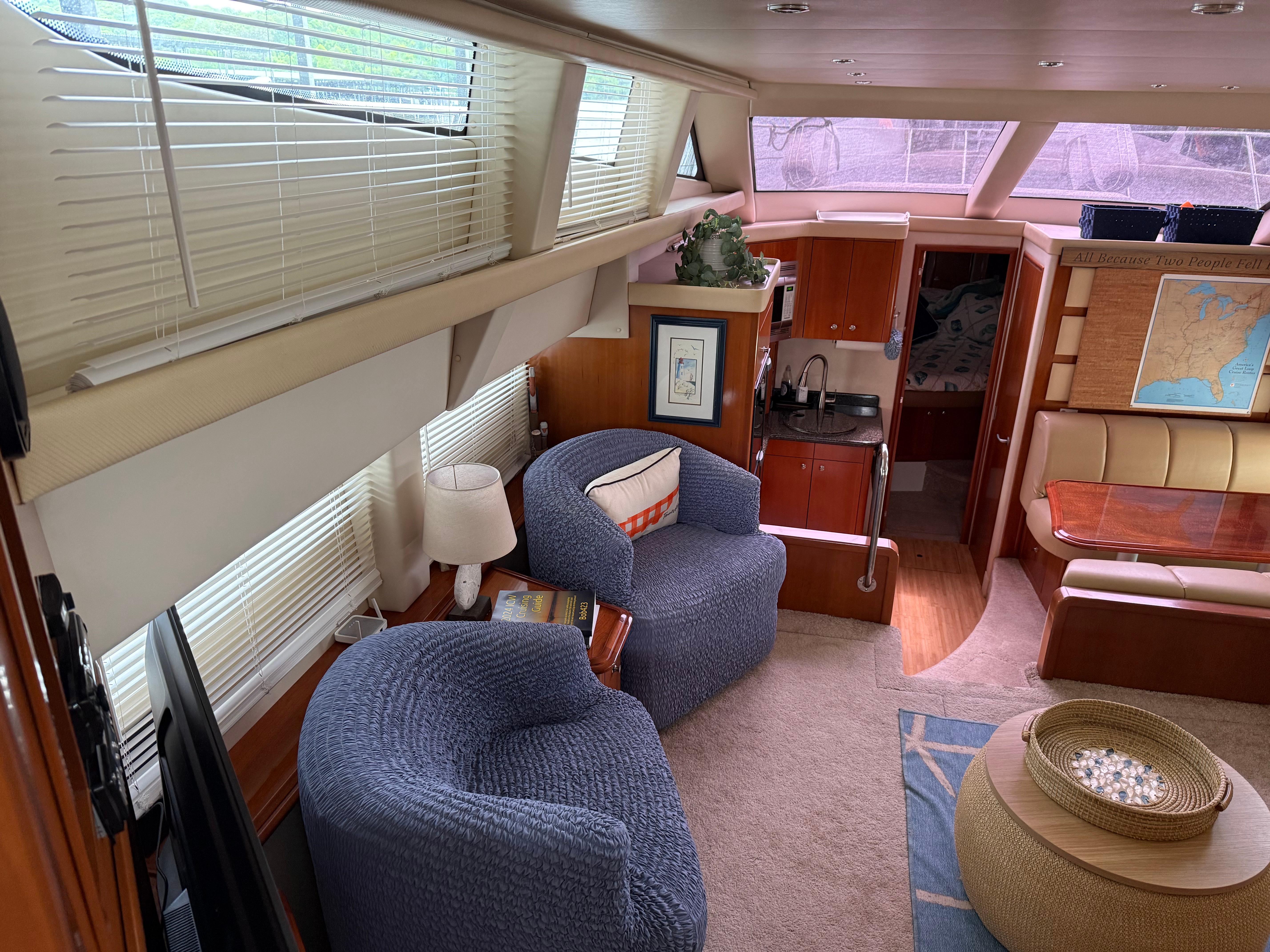 2006-carver-43-motor-yacht-power-9797110-20250517100808798-1_XLARGE