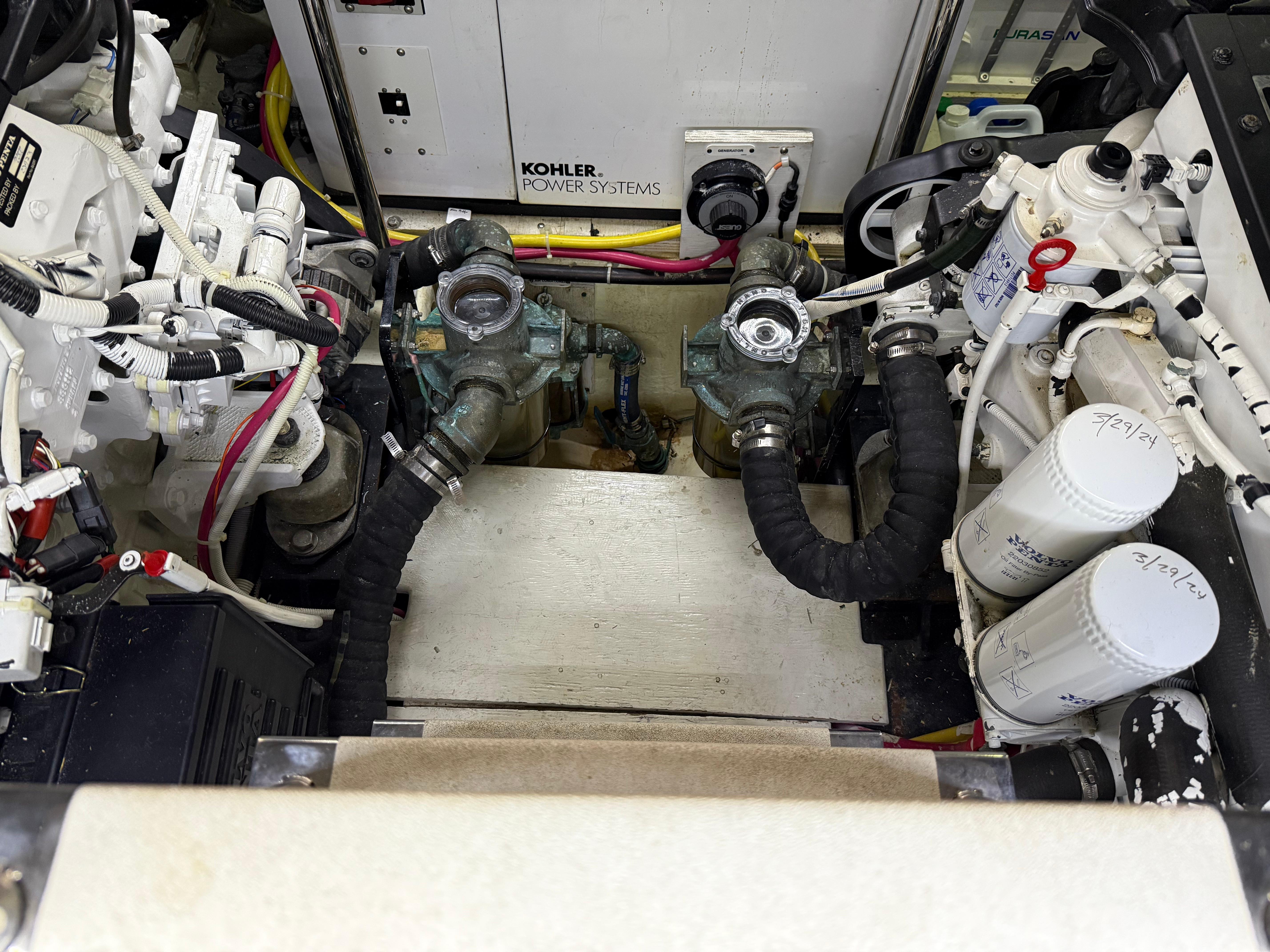 2006-carver-43-motor-yacht-power-9797110-20250517100904904-1_XLARGE
