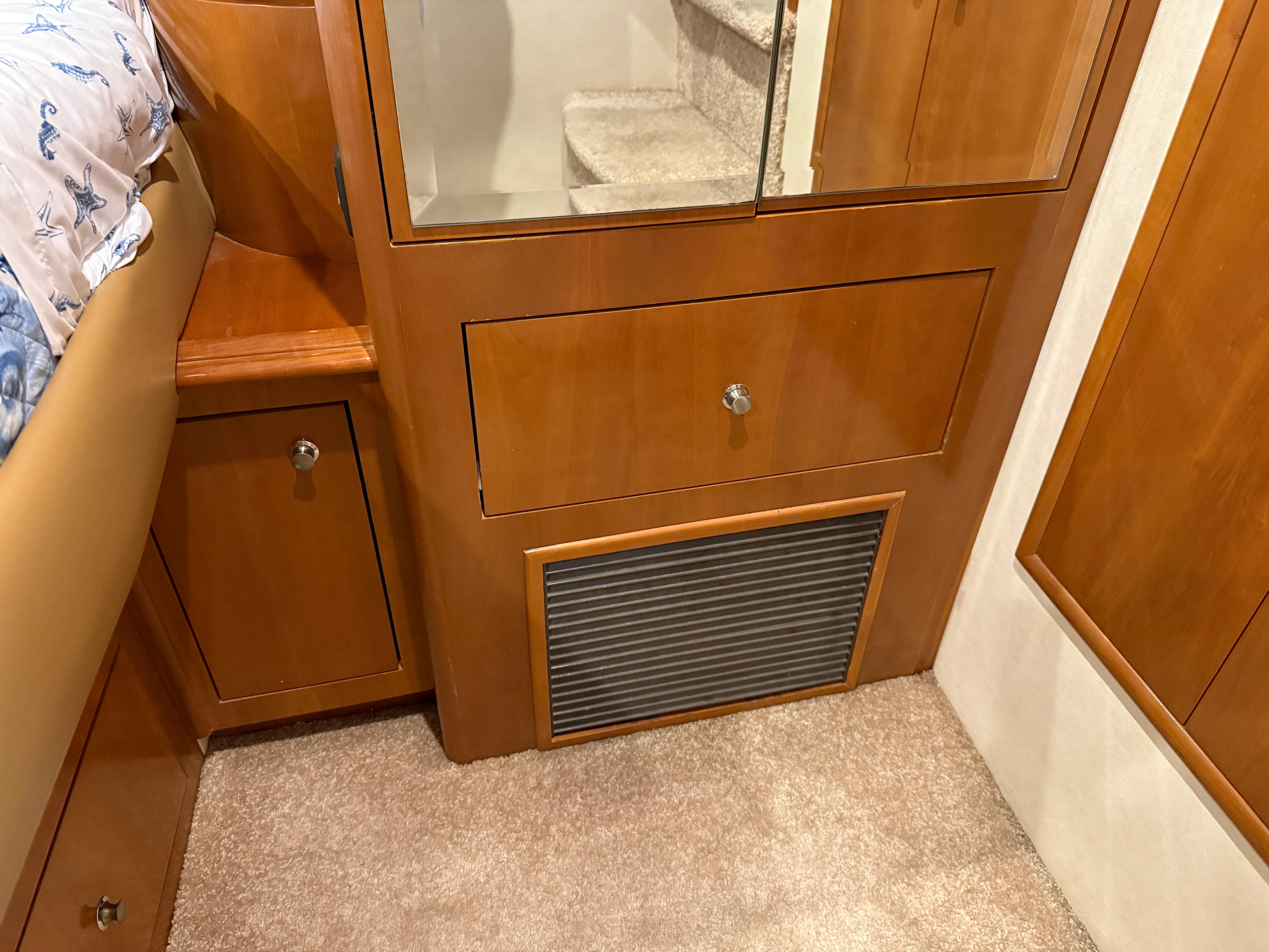 2006-carver-43-motor-yacht-power-9797110-20250517100916850-1_XLARGE